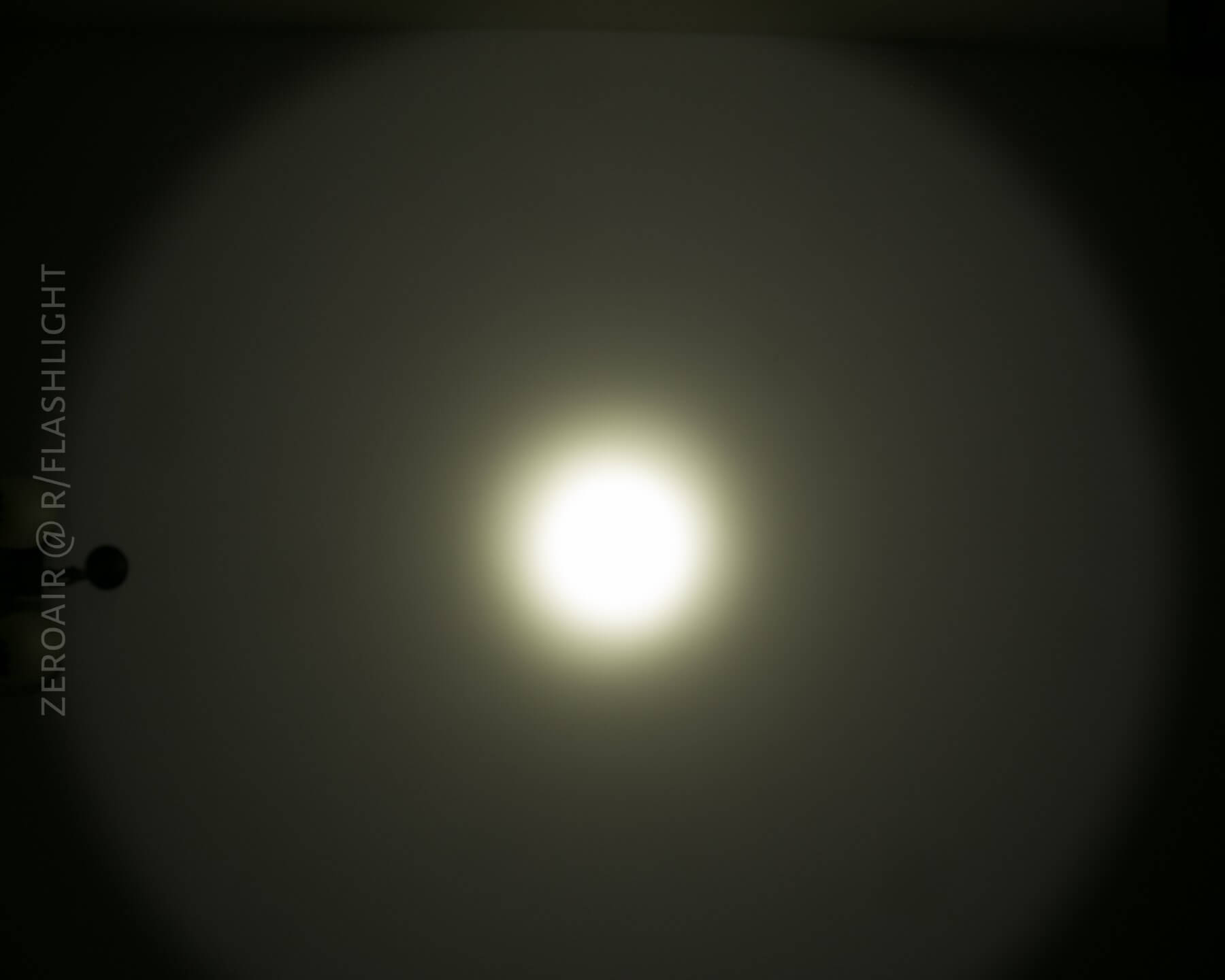 Eagle Eye X7 flashlight beamshots on ceiling