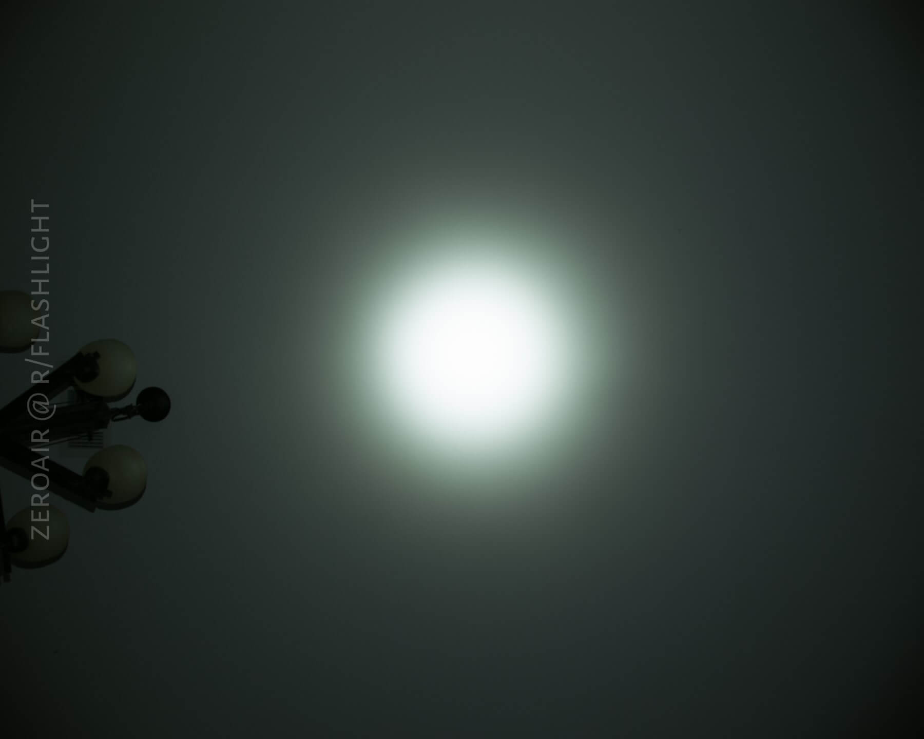 JETBeam Jet-II Pro Flashlight beamshots on ceiling