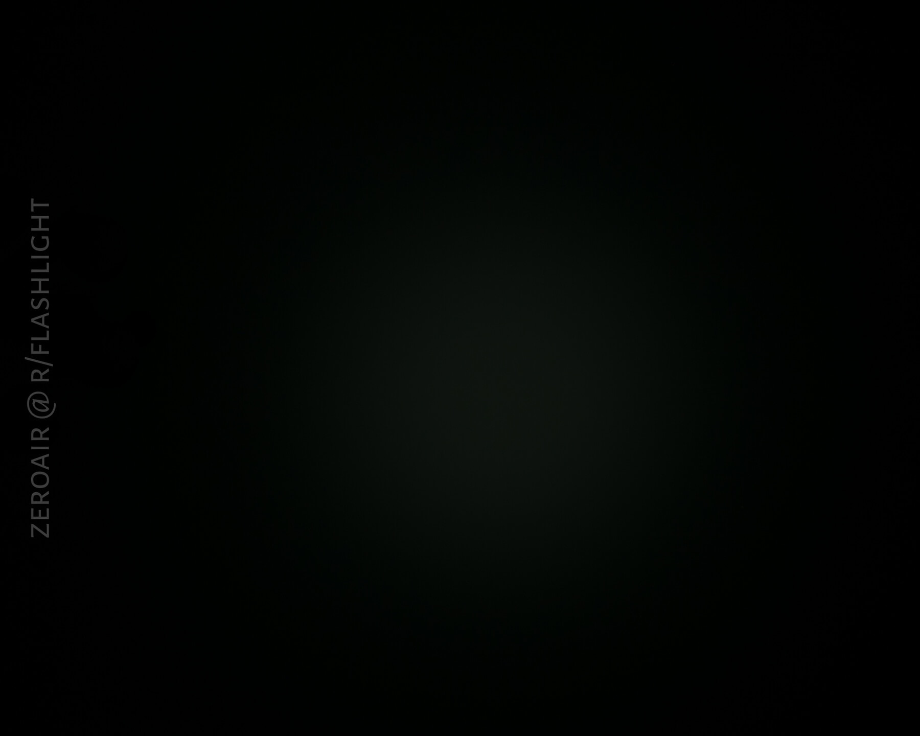 Niwalker MM25MB flashlight beamshots on ceiling