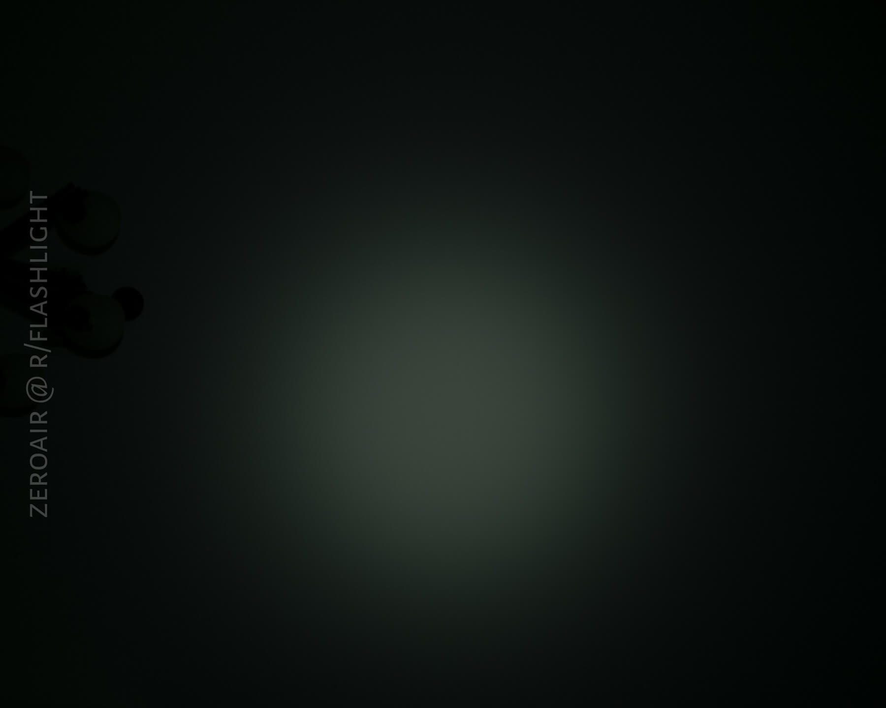 Niwalker MM25MB flashlight beamshots on ceiling