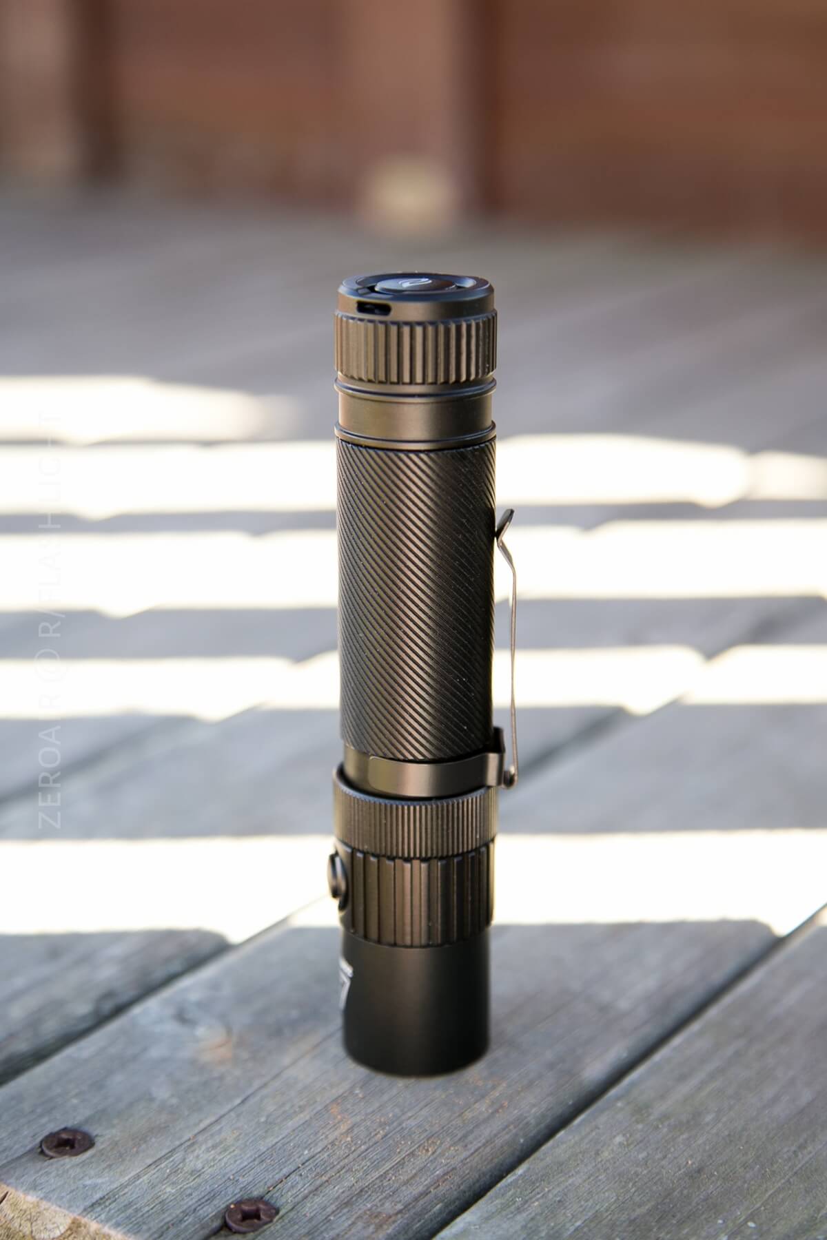 Zanflare F1 pocket clip side view