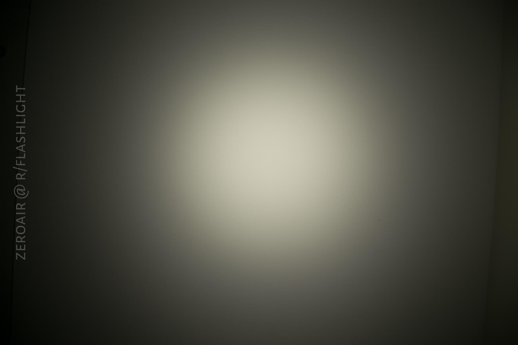 Zebralight SC600FD MK III Plus beamshots on ceiling