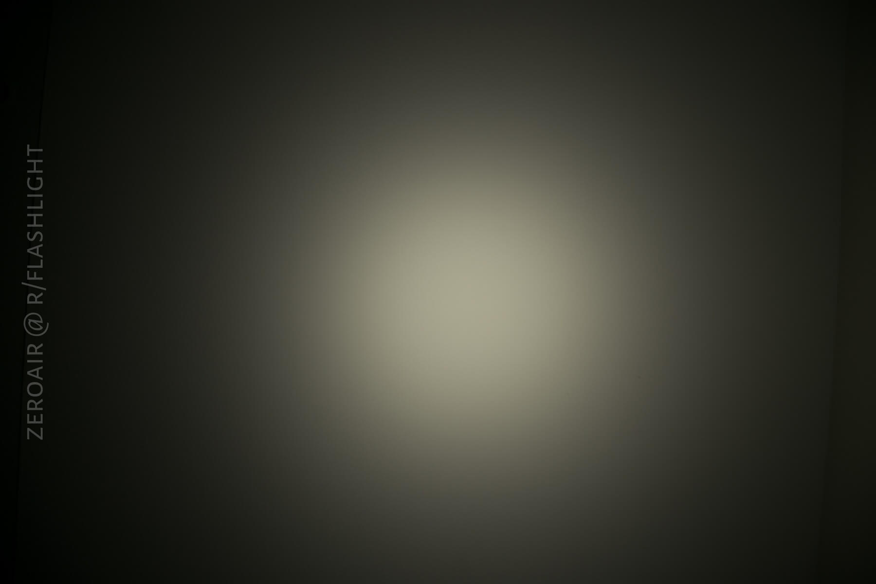 Zebralight SC600FD MK III Plus beamshots on ceiling