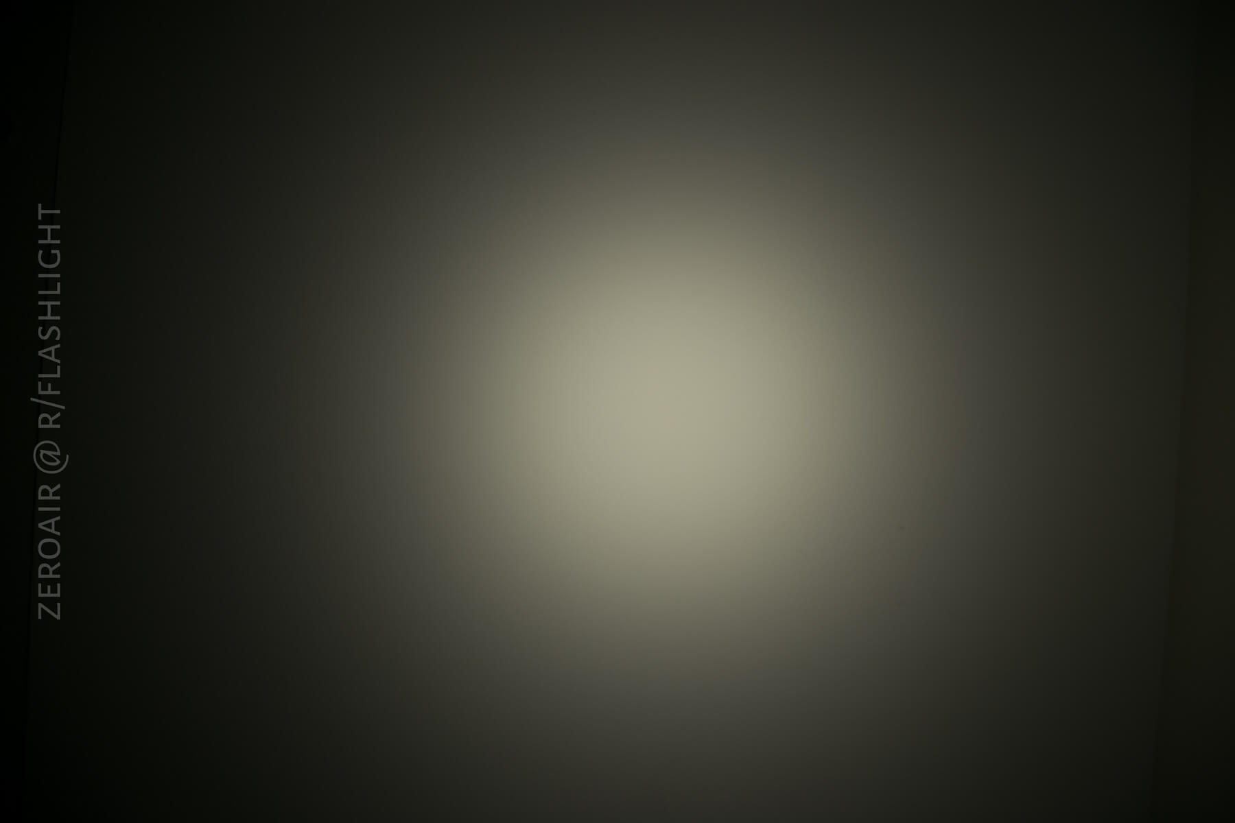 Zebralight SC600FD MK III Plus beamshots on ceiling