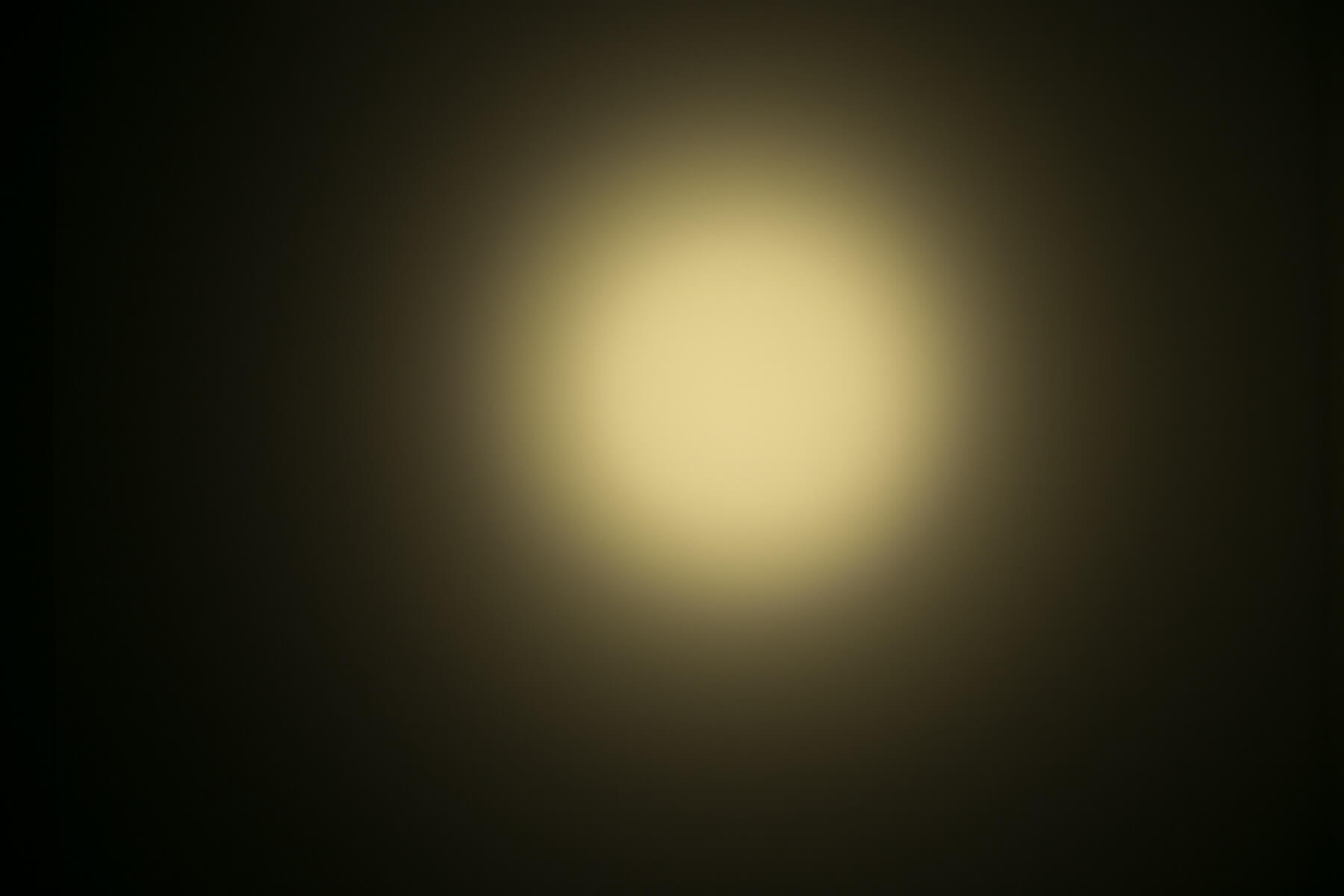 Dqg Tiny 26650 3Th beamshots on ceiling