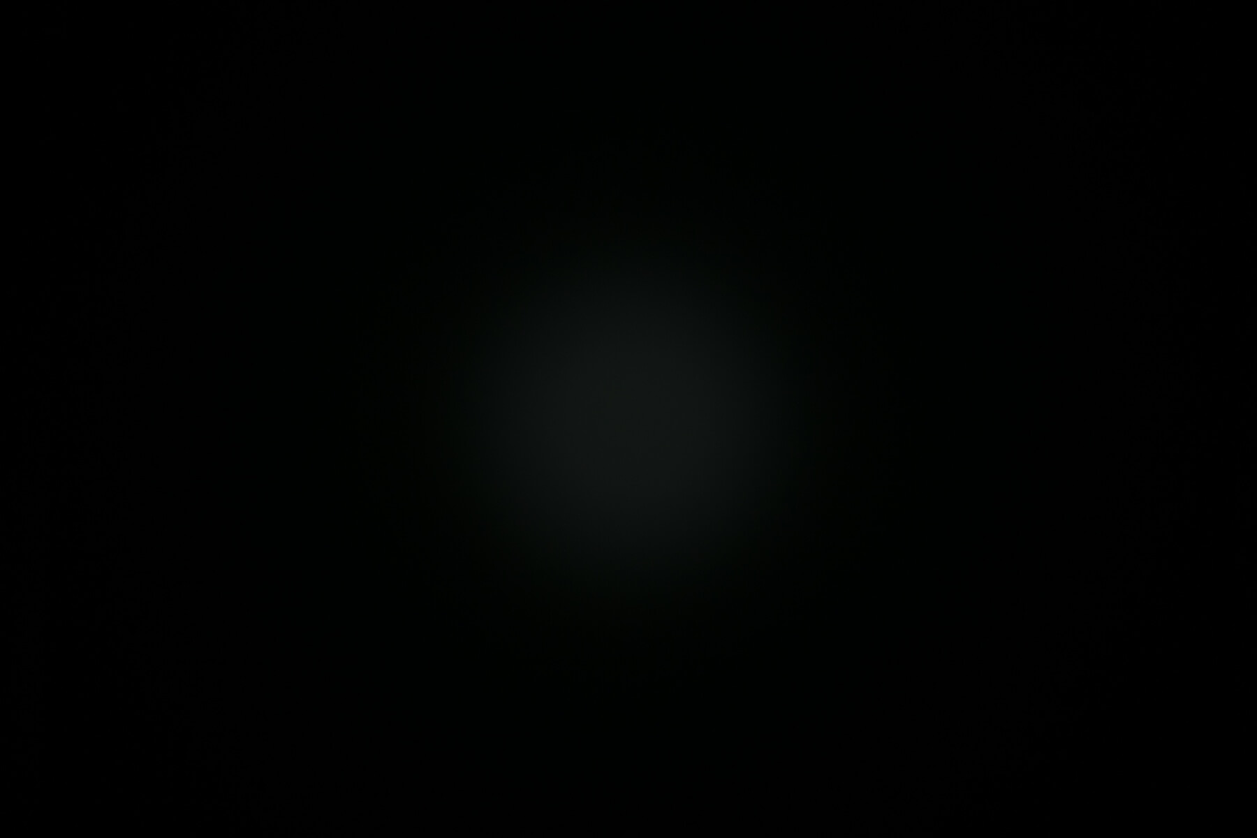 Lumintop Prince Mini flashlight beamshots on ceiling