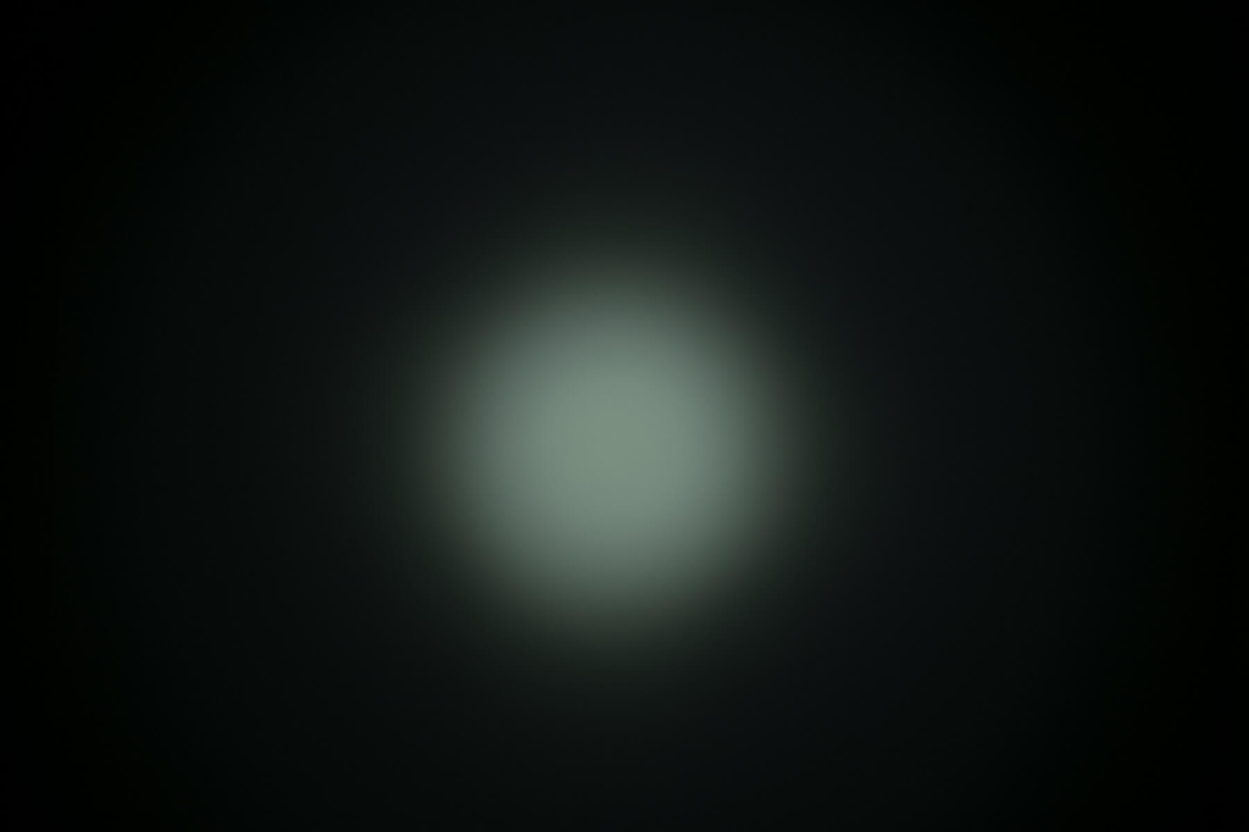 Lumintop Prince Mini flashlight beamshots on ceiling