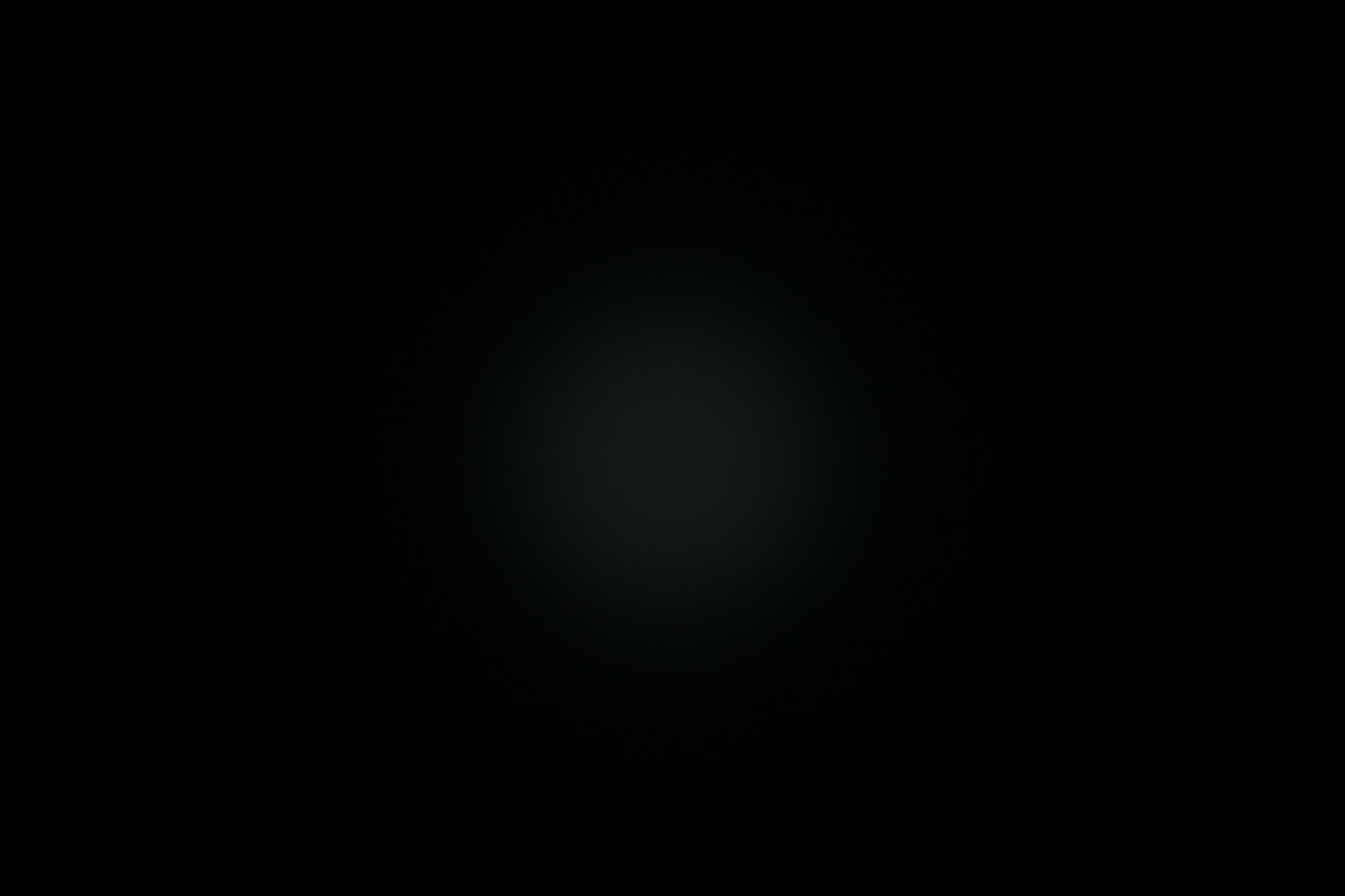 Lumintop Prince Mini flashlight beamshots on ceiling