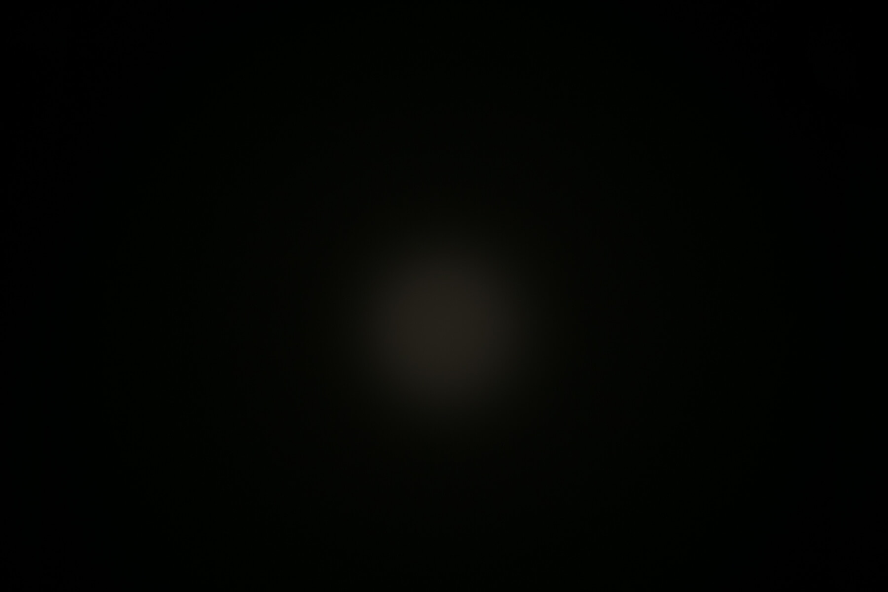 ReyLight Pineapple flashlight beamshots on ceiling