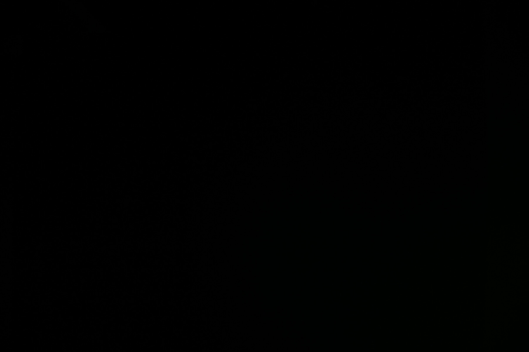 Thrunite TH20 flashlight beamshots on ceiling