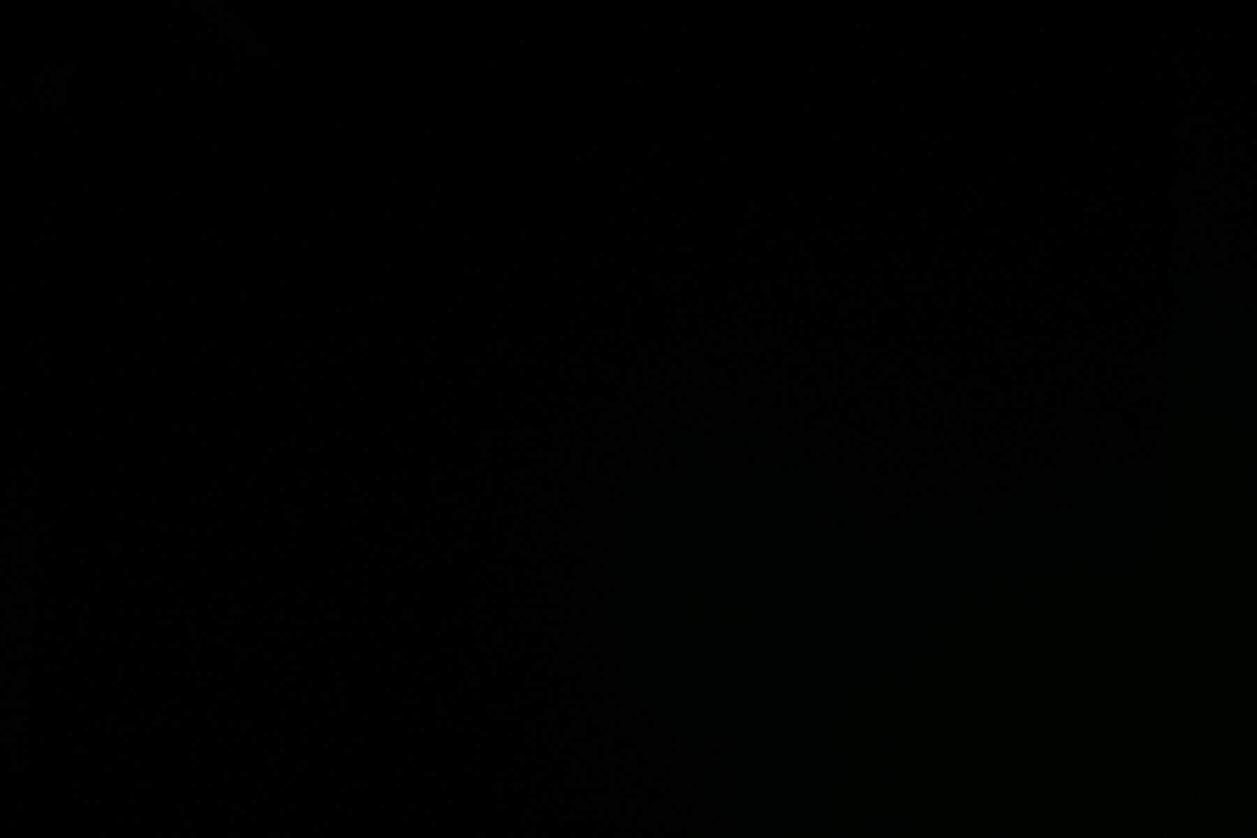 Thrunite TH20 flashlight beamshots on ceiling