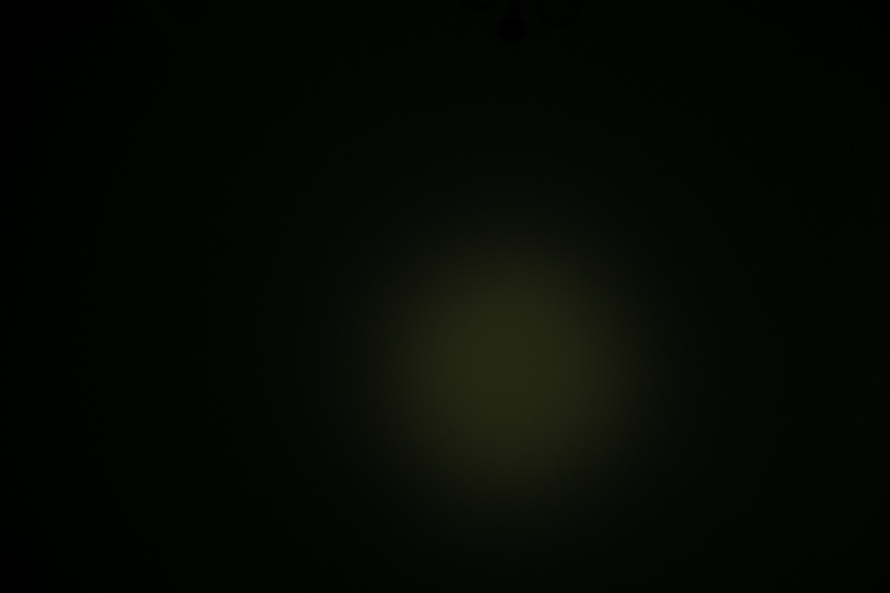 Thrunite TH20 flashlight beamshots on ceiling