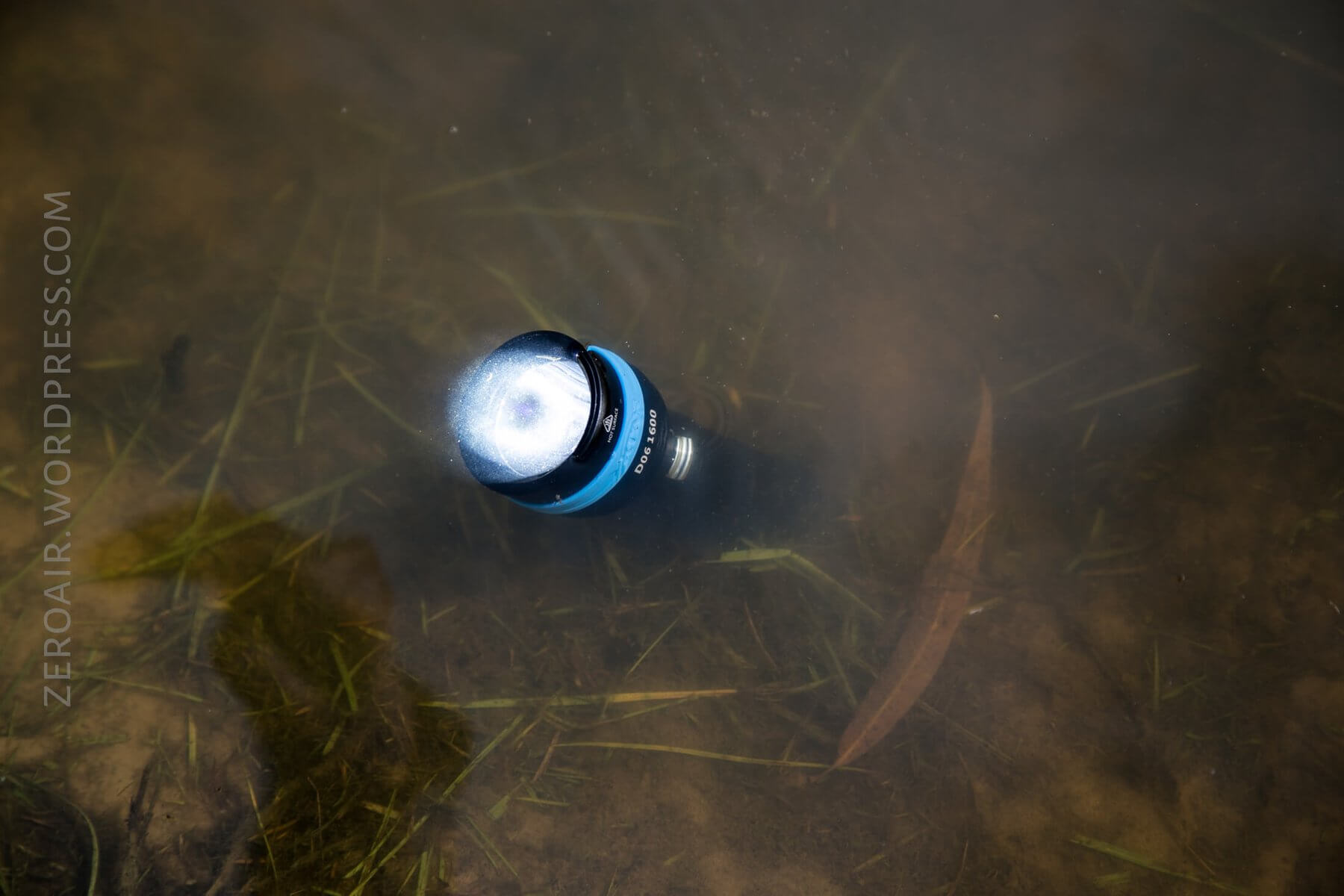 Zeroair Reviews Xtar D06 1600 Dive Light