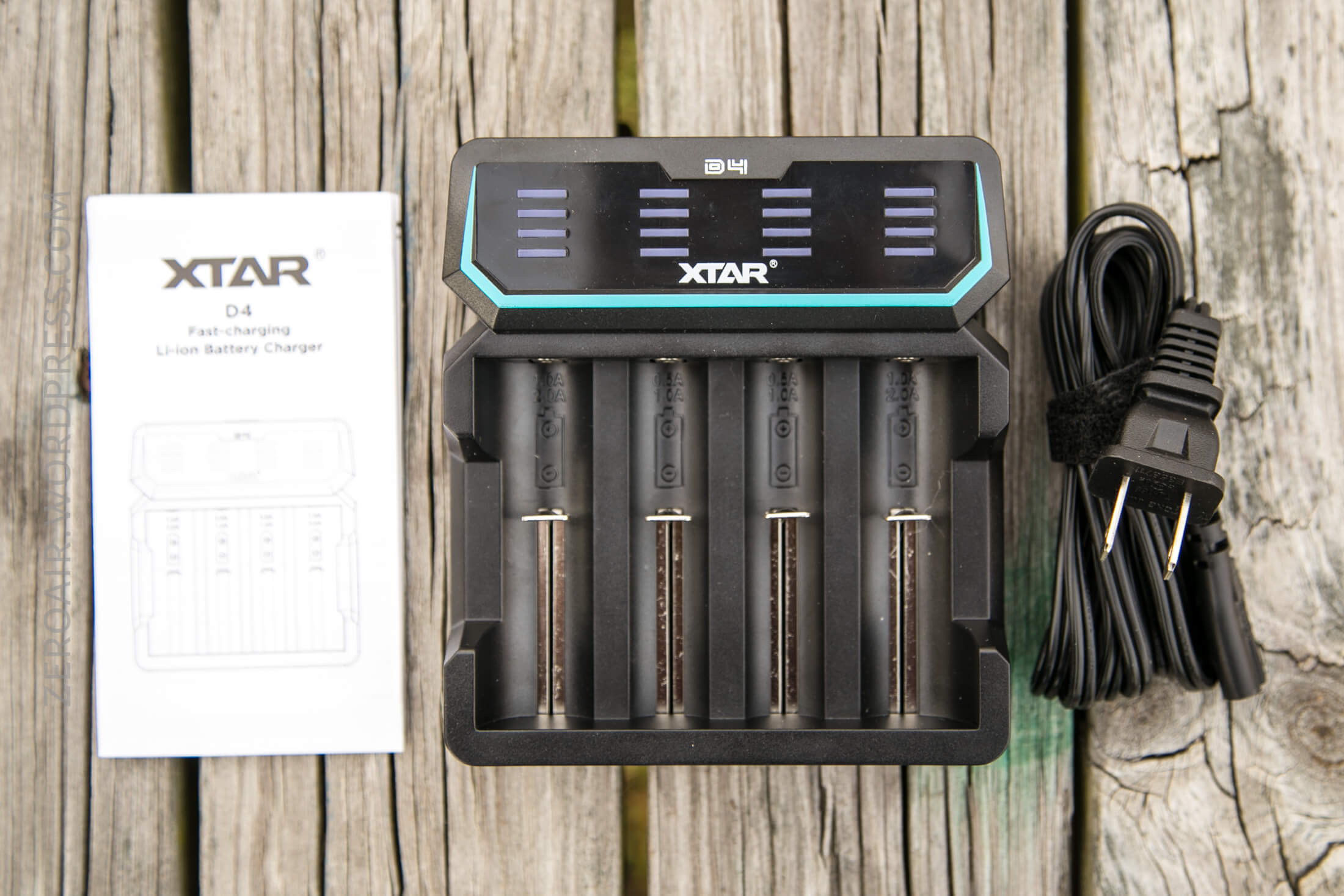 03_zeroair_reviews_xtar_d2_charger.jpg