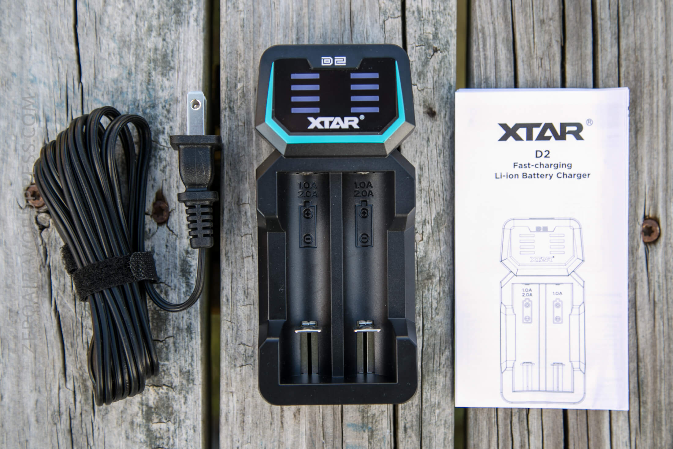 06_zeroair_reviews_xtar_d2_charger.jpg