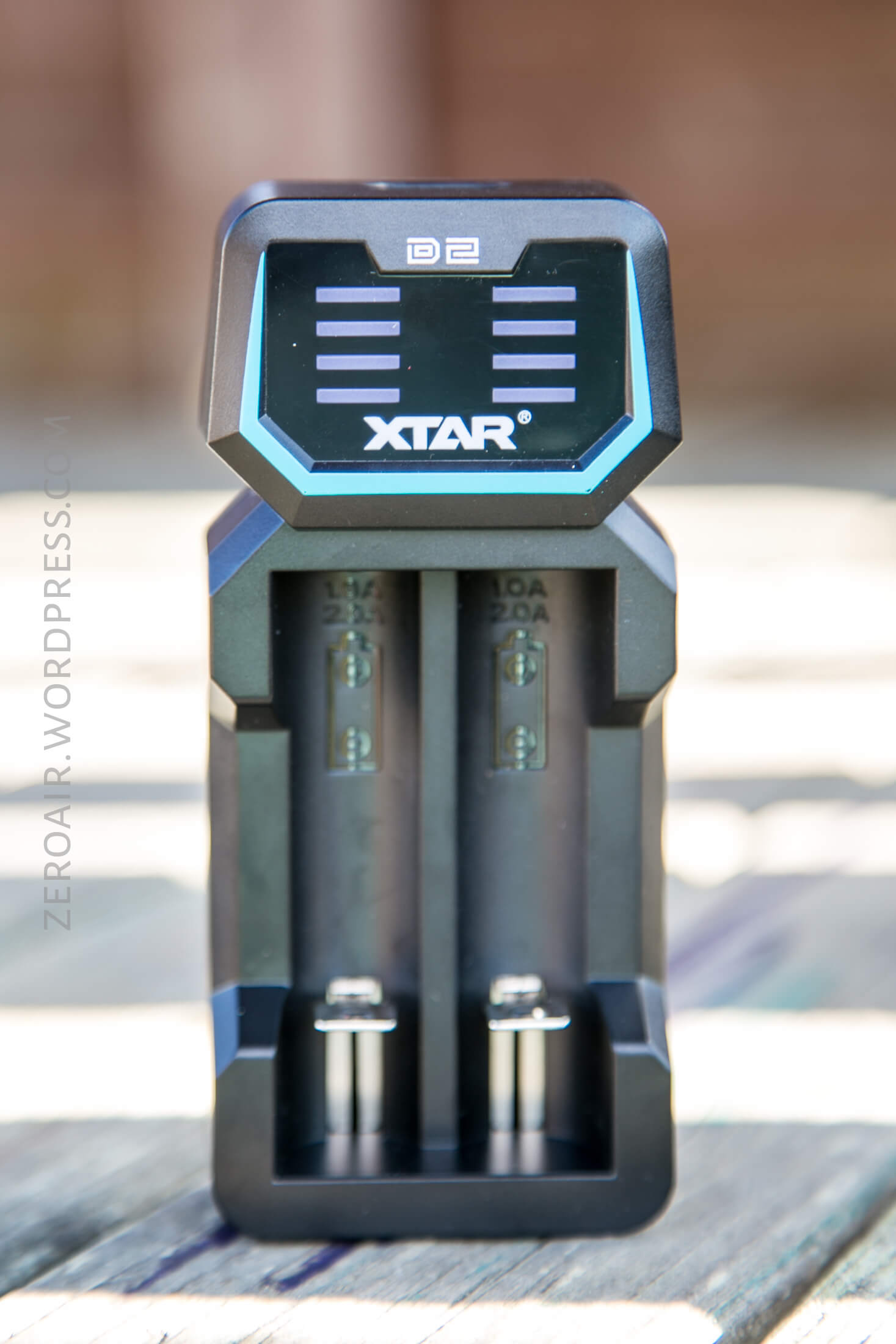 15_zeroair_reviews_xtar_d2_charger.jpg