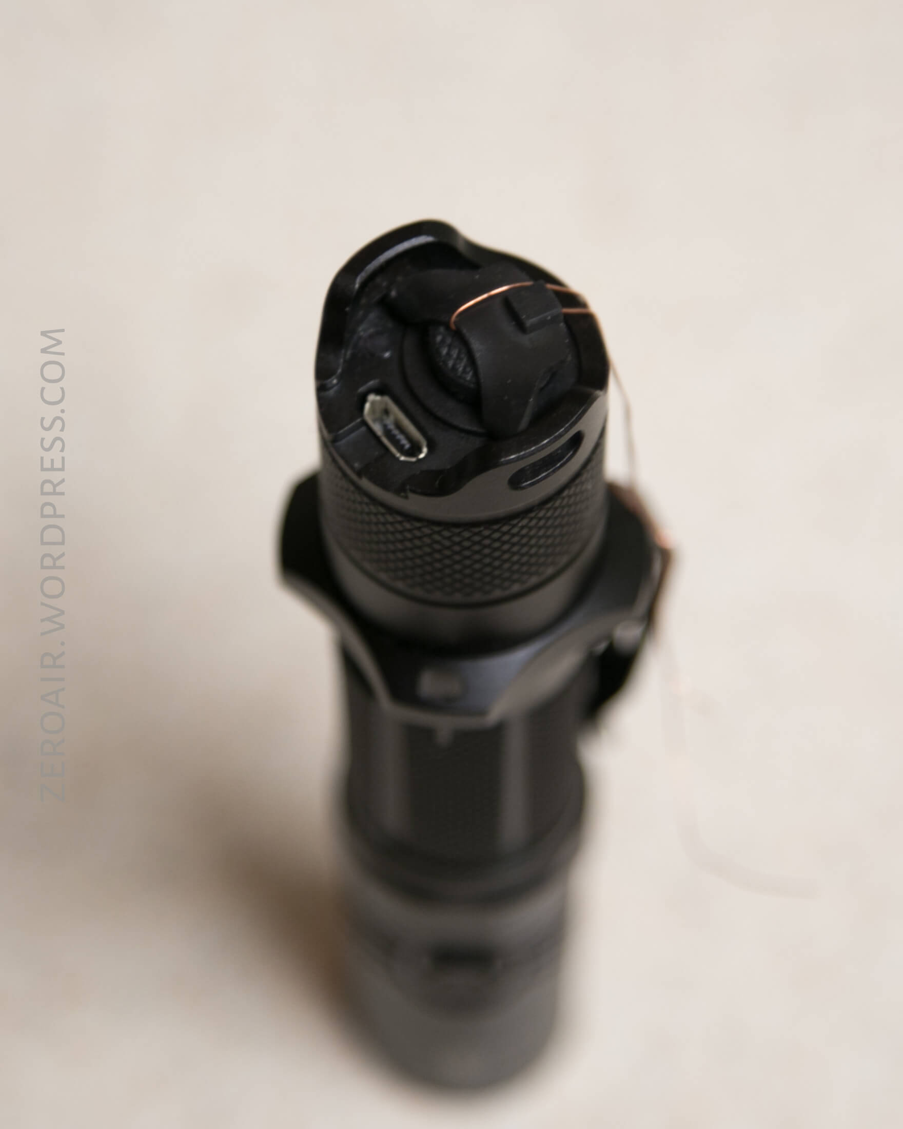 60_zeroair_reviews_nitecore_mh12gts_18650.jpg