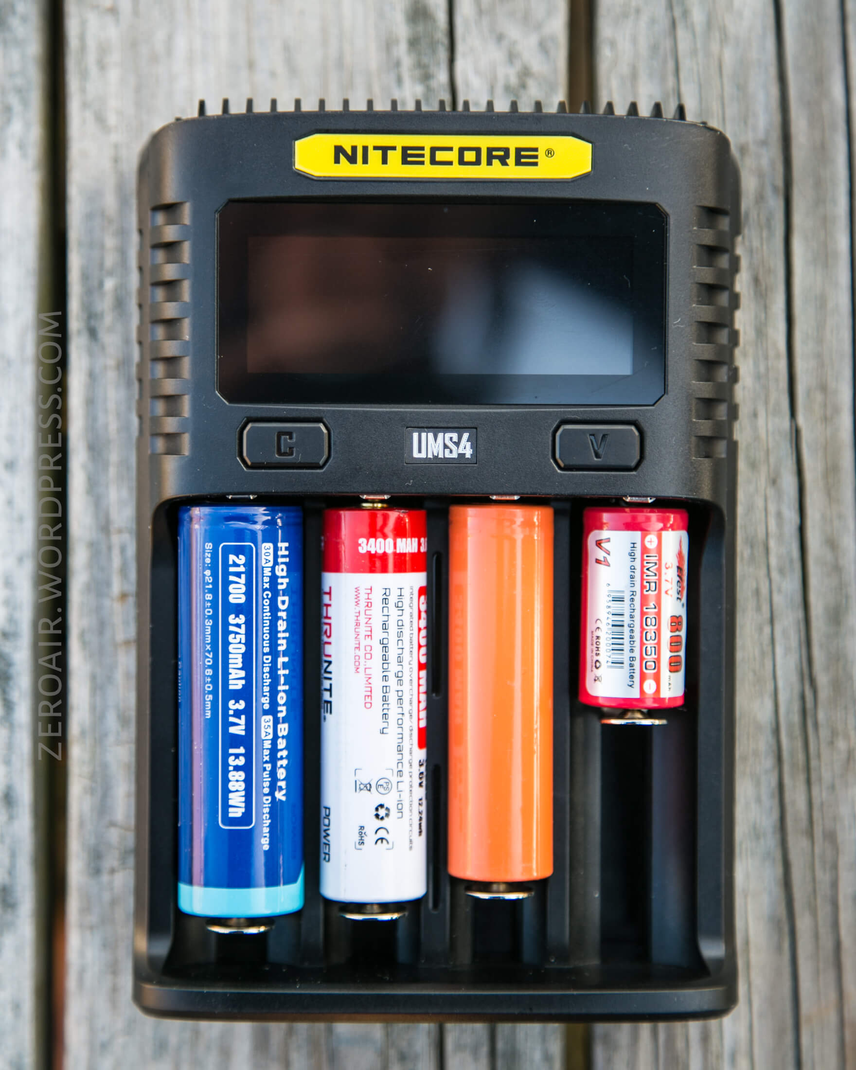 zeroair_reviews_nitecore_usm4_usm2_charger_05.jpg