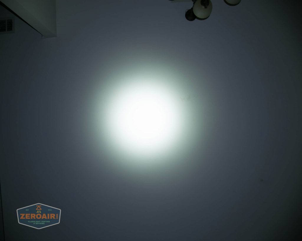 sofirn sc31 pro Andúril 18650 flashlight beamshot ceiling 7