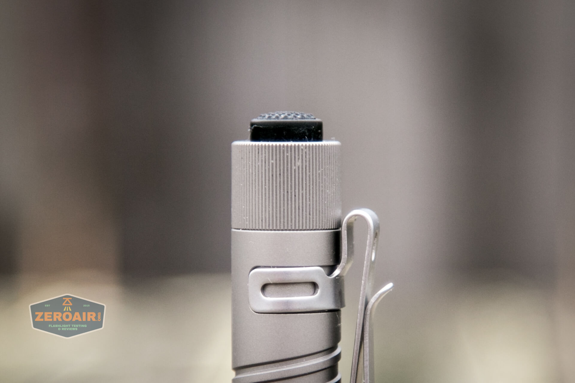 olight i3t eos titanium aaa flashlight all reeding tailcap