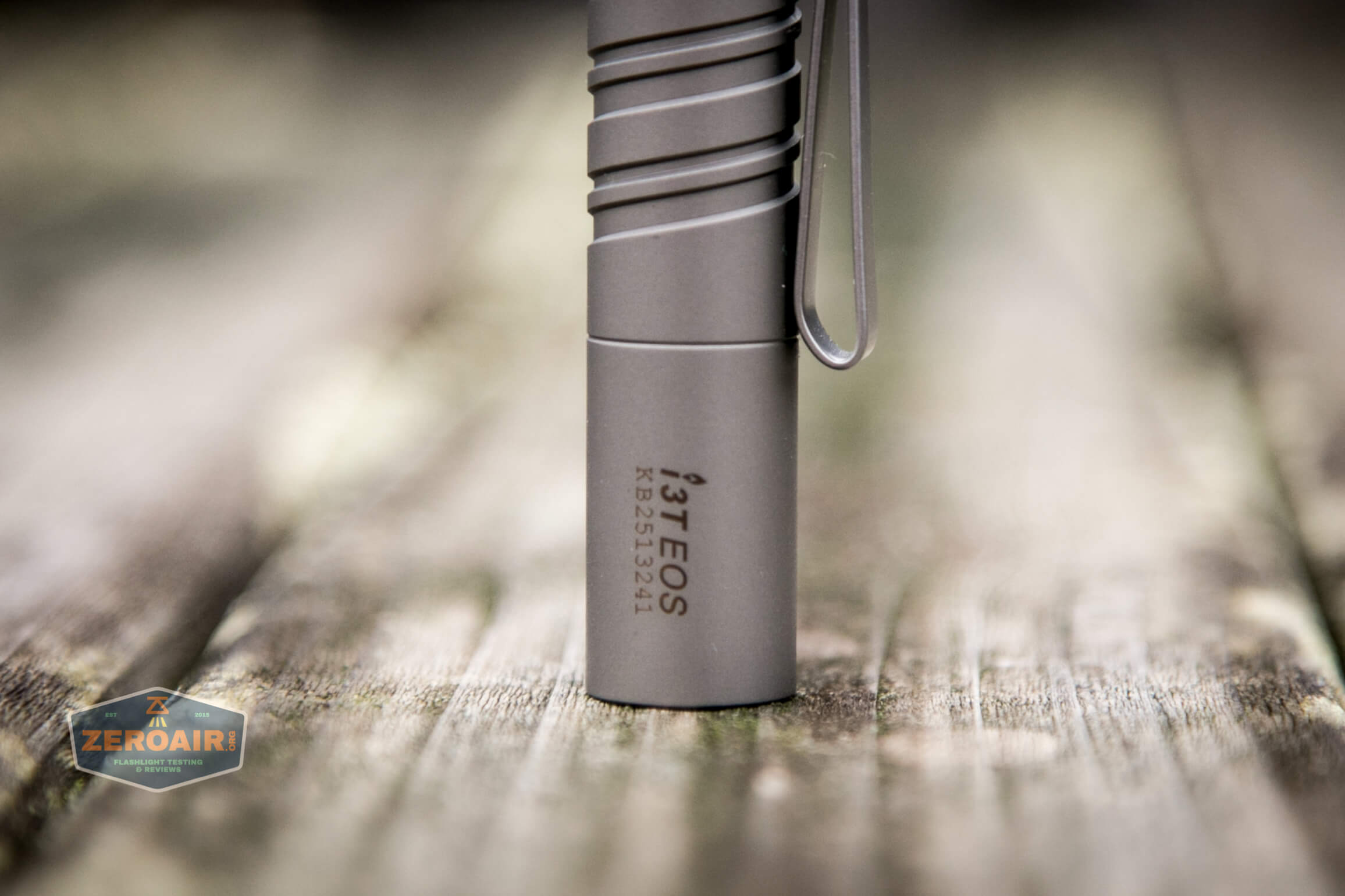 olight i3t eos titanium aaa flashlight head