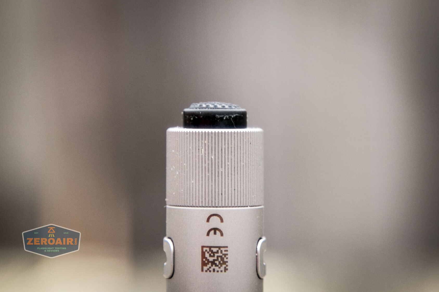 olight i3t eos titanium aaa flashlight reeding