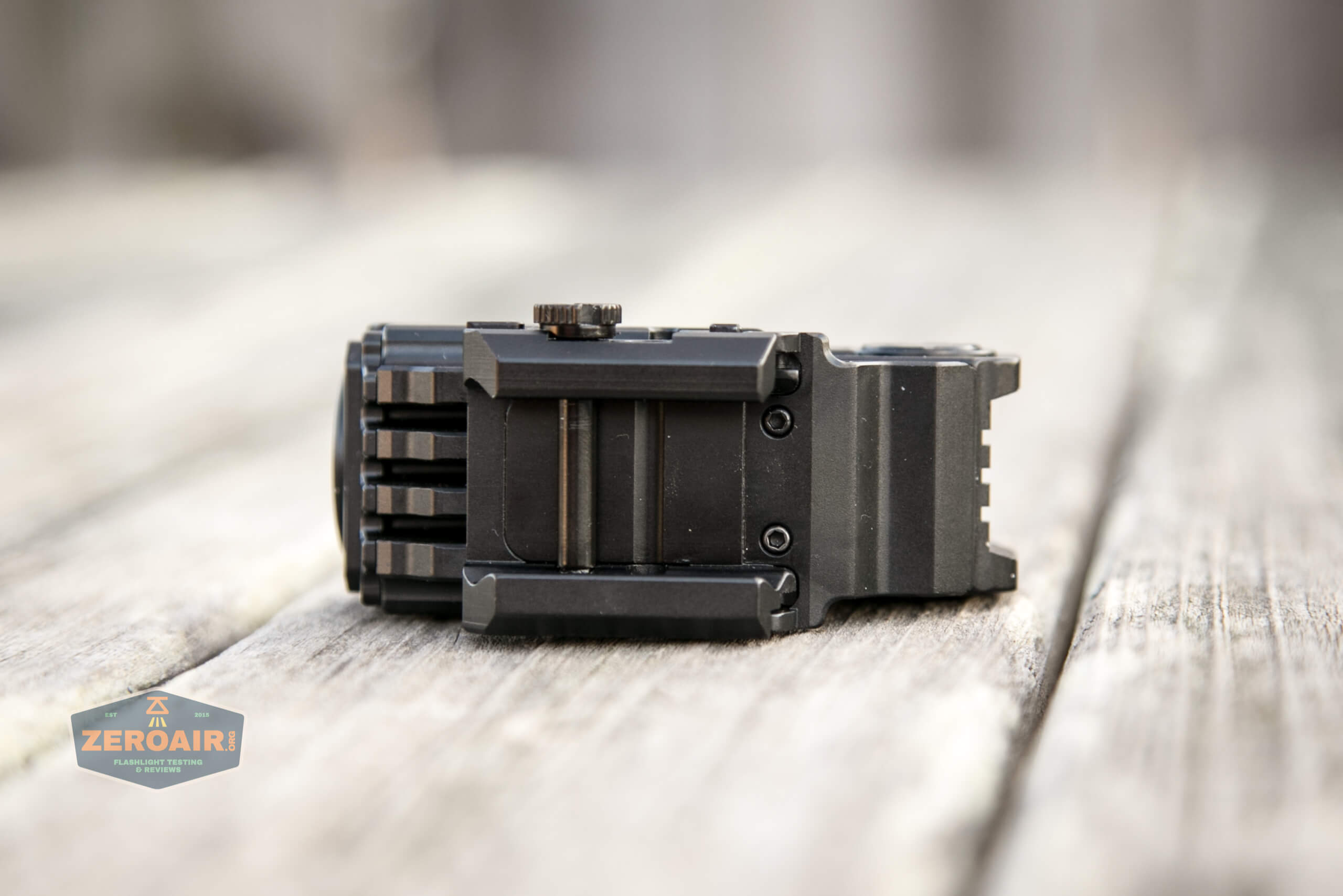 imalent ut10 tactical weapon flashlight picatinny