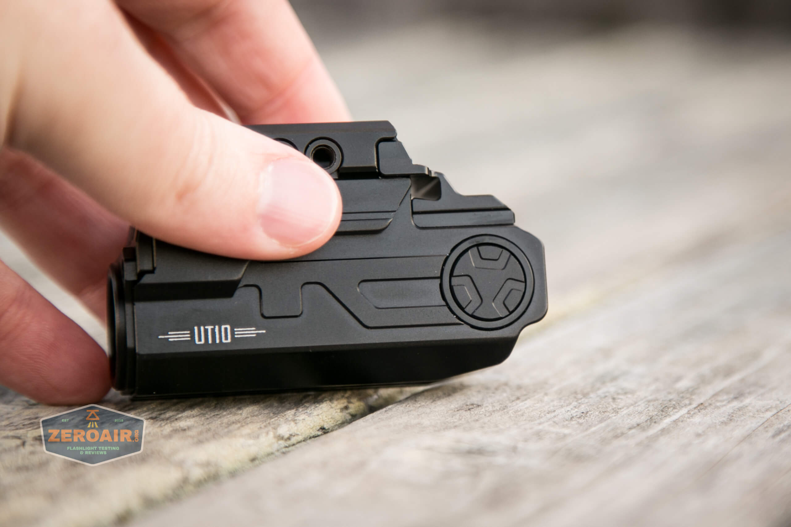 imalent ut10 tactical weapon flashlight switch
