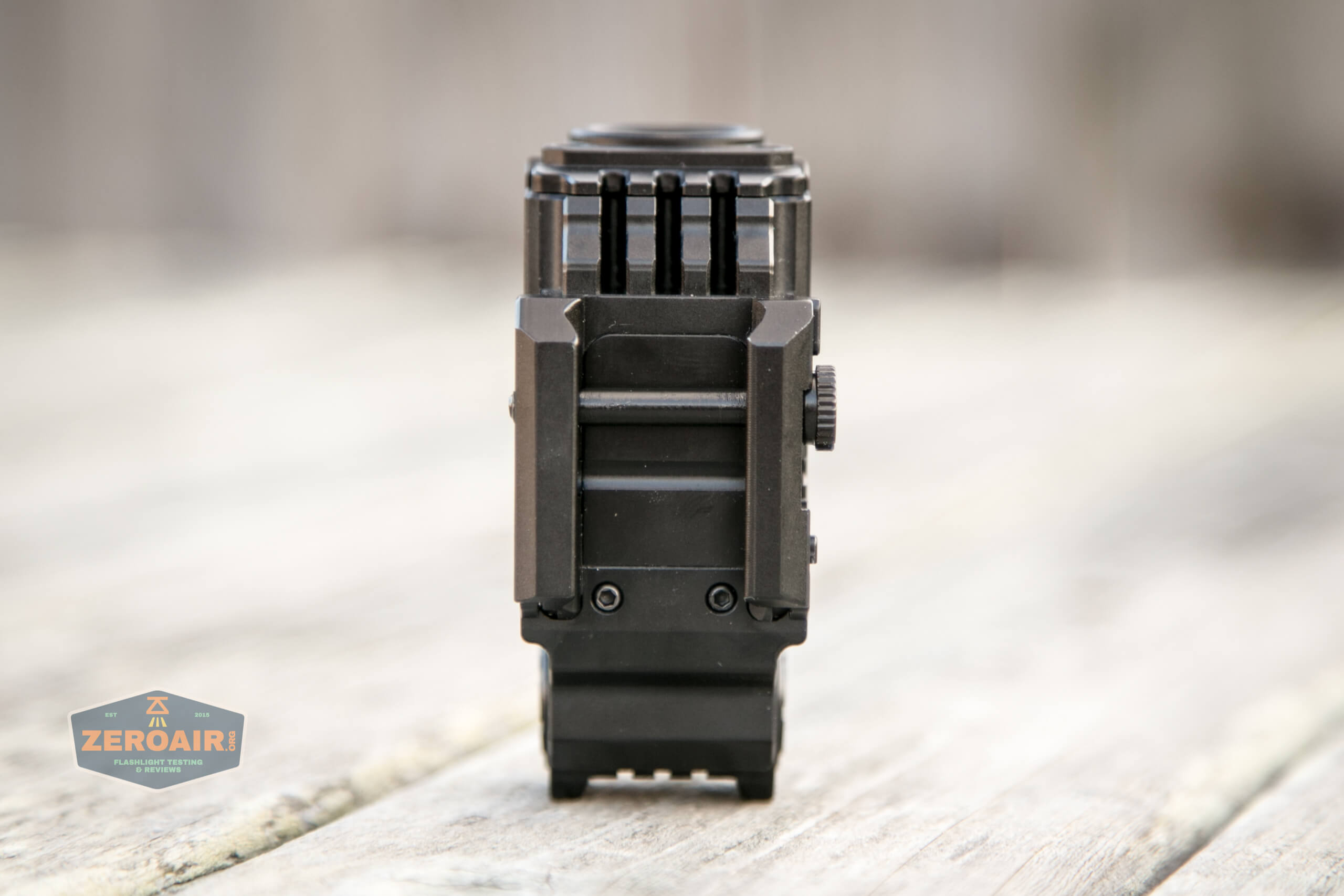 imalent ut10 tactical weapon flashlight picatinny connector