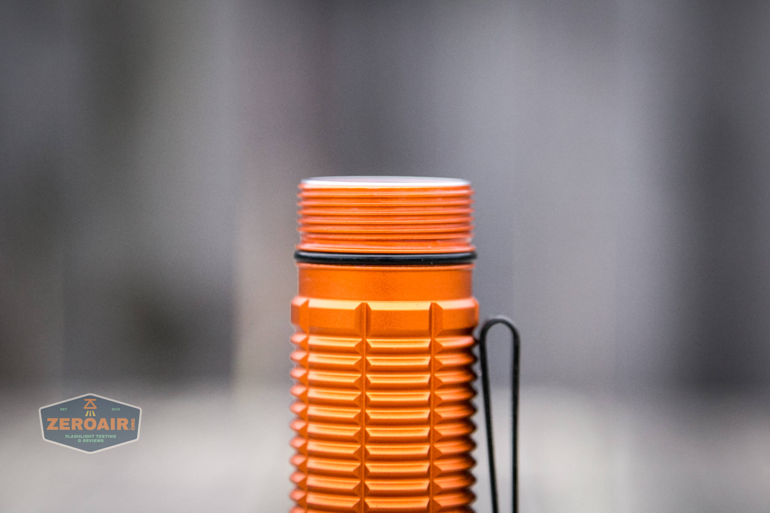 Olight M2R Pro Warrior Orange tailcap off