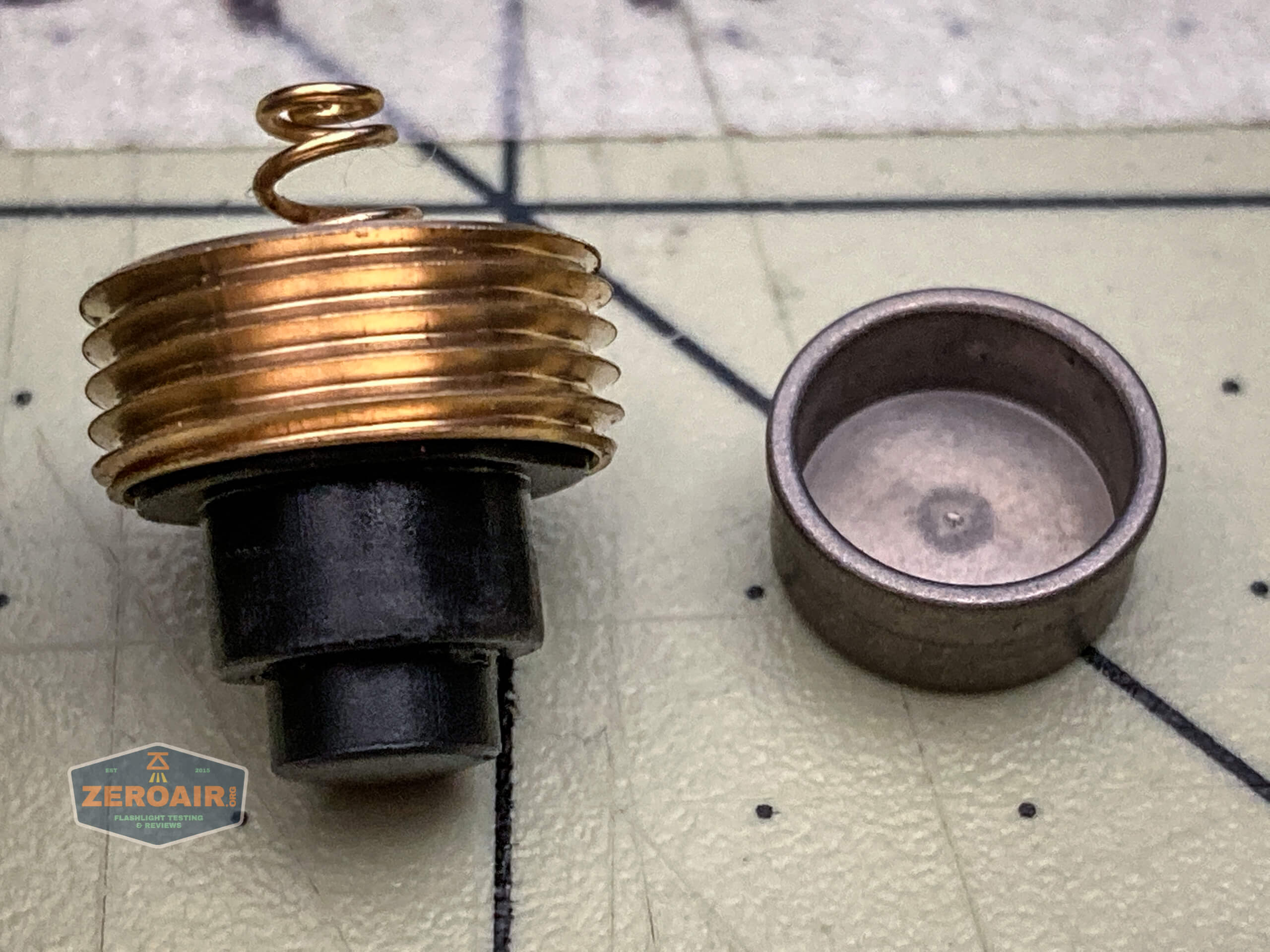 Seeknite SK03 switch and cap