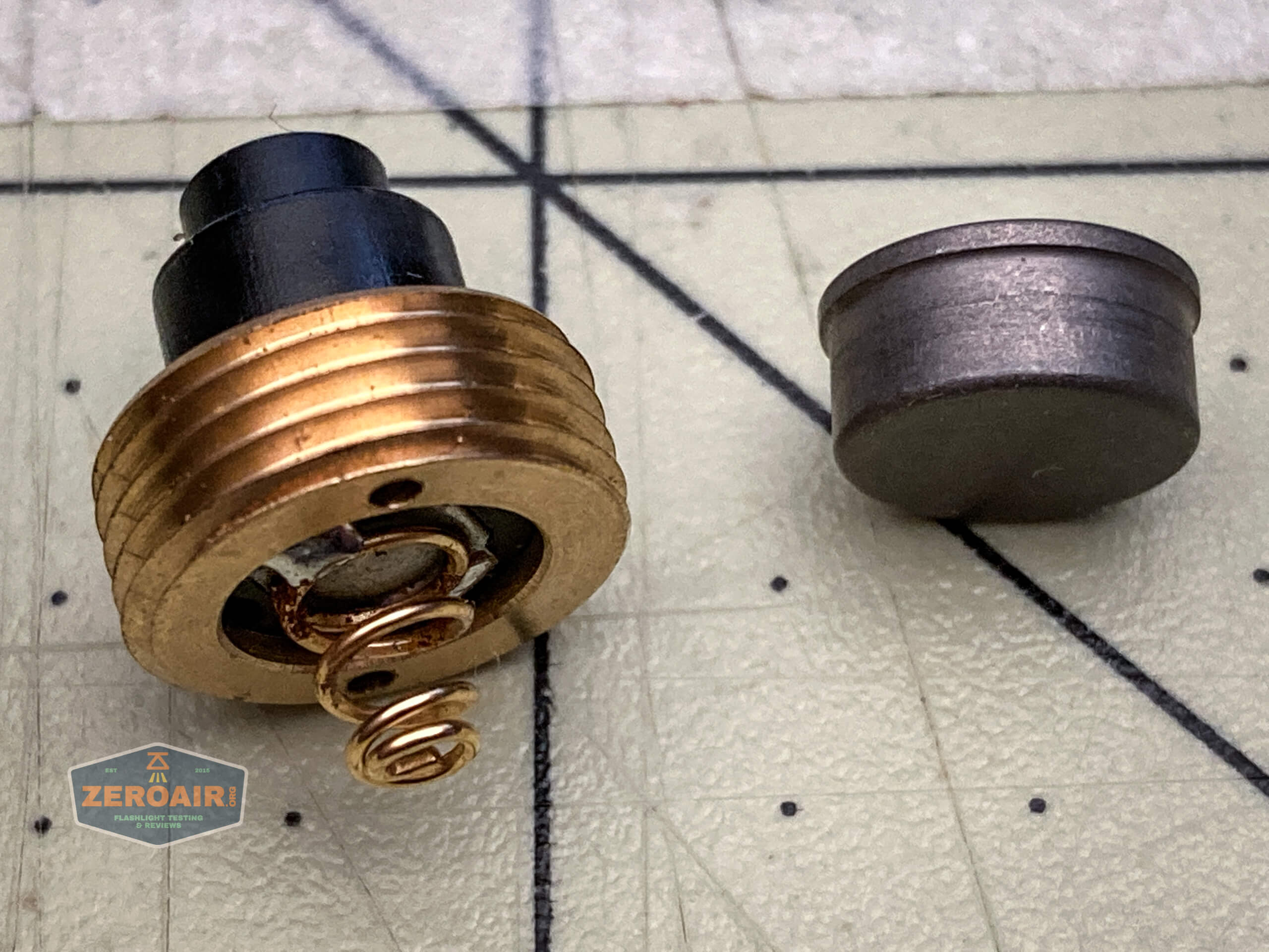 Seeknite SK03 switch and cap