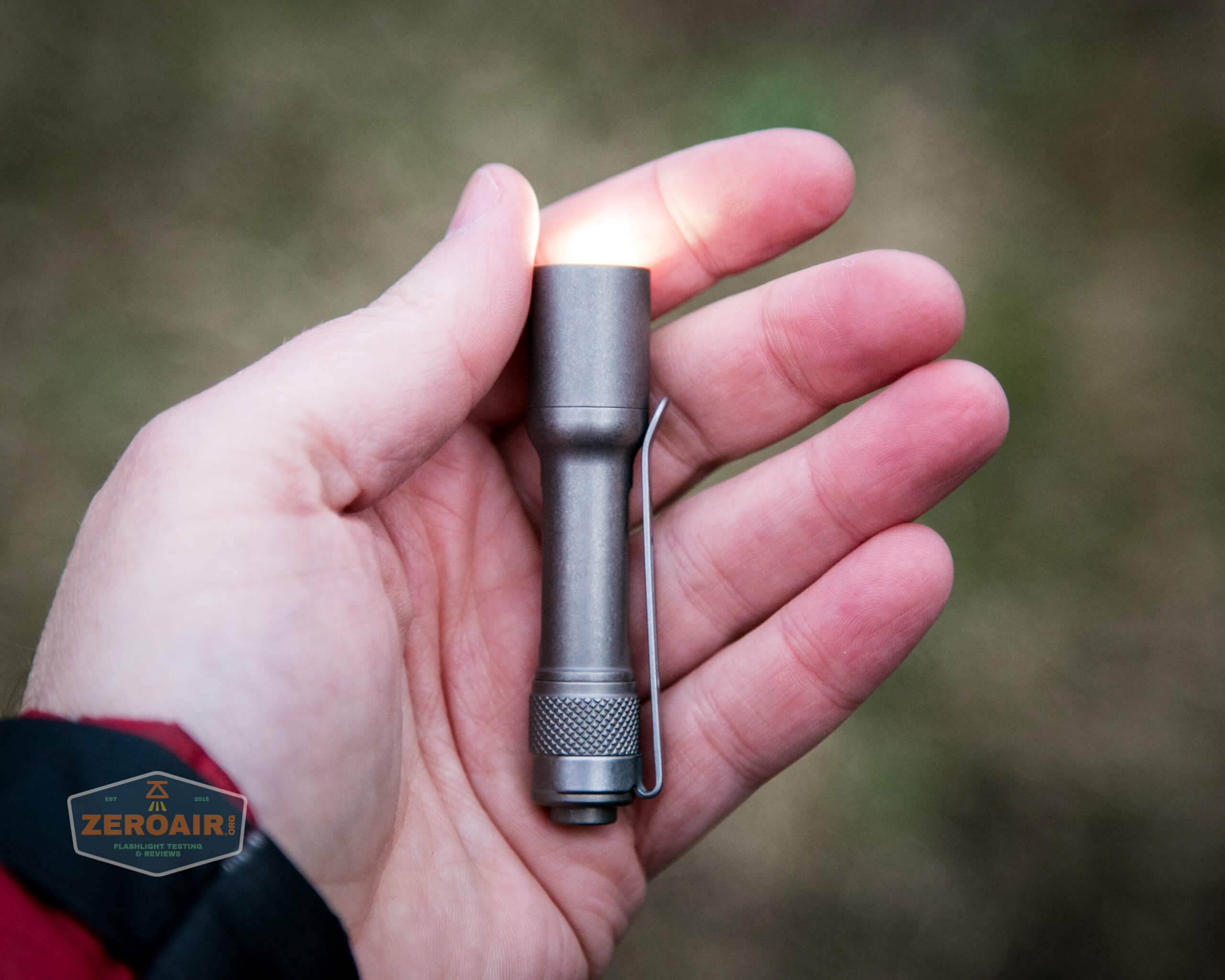 Seeknite SK03 on in hand