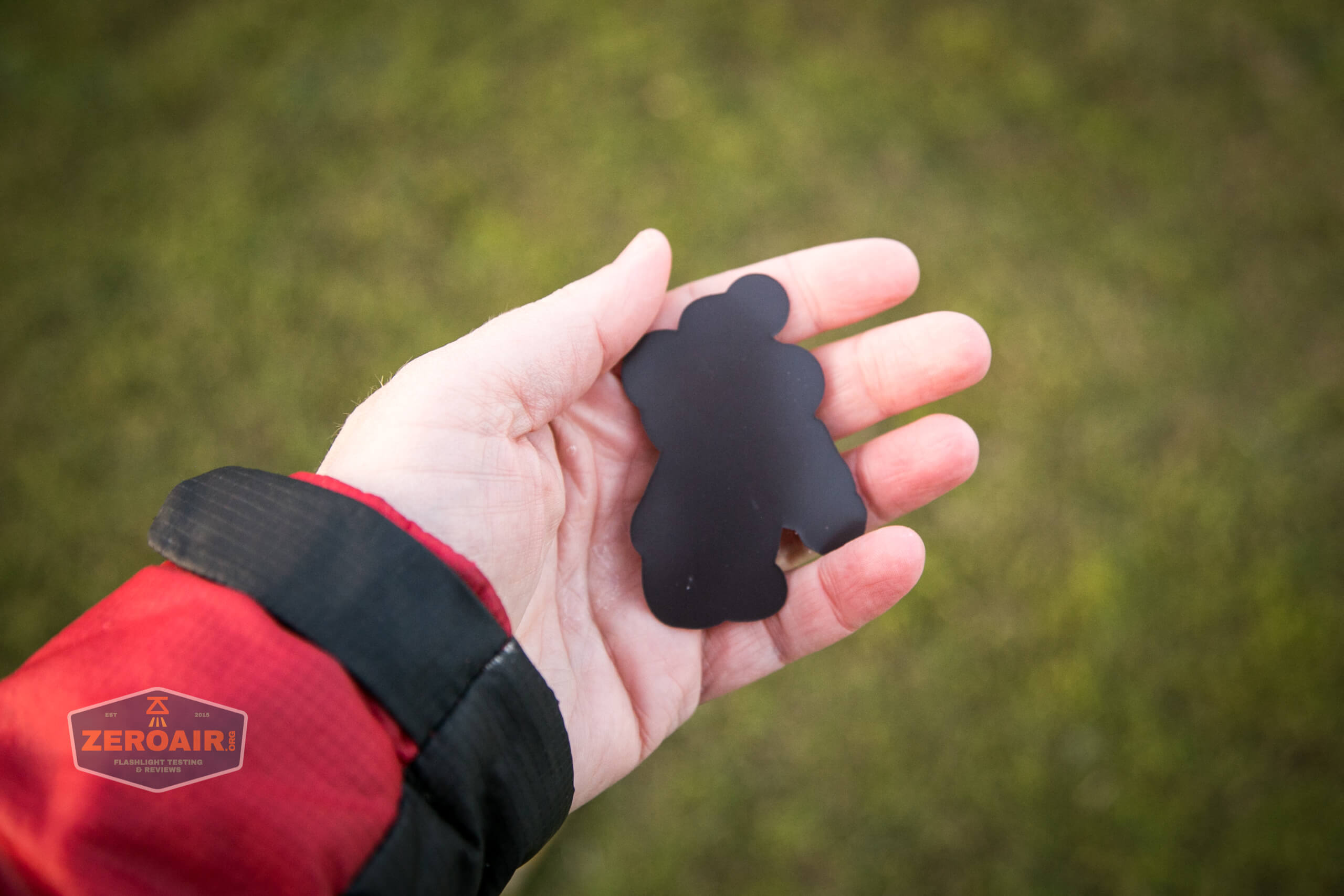 magnet in hand backside