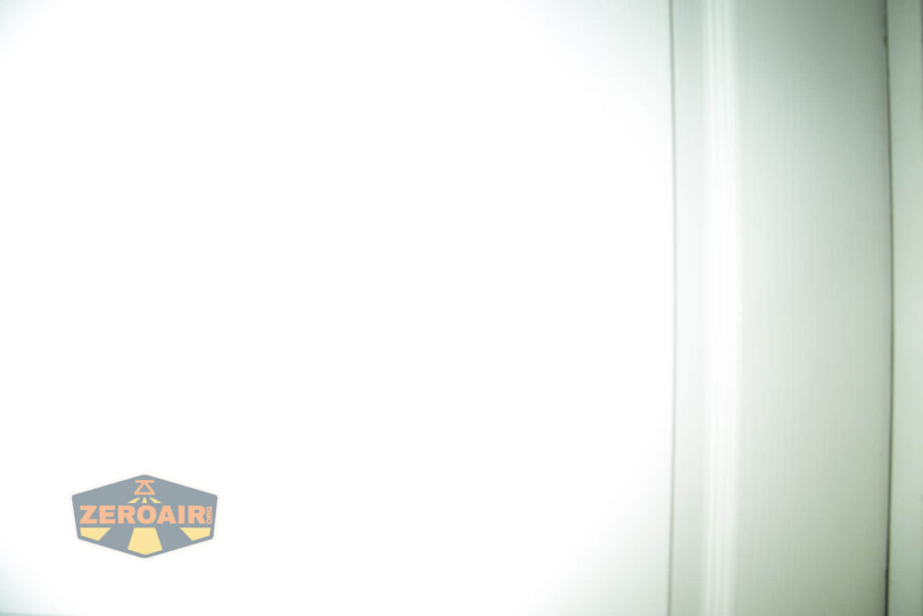 beam photo against door, compared to nichia 219b