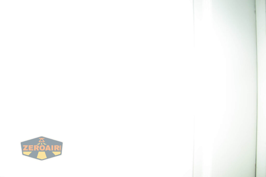 beam photo against door, compared to nichia 219b