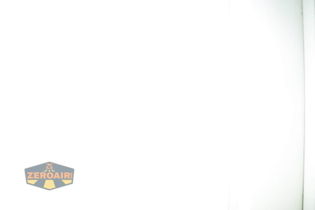 beam photo against door, compared to nichia 219b