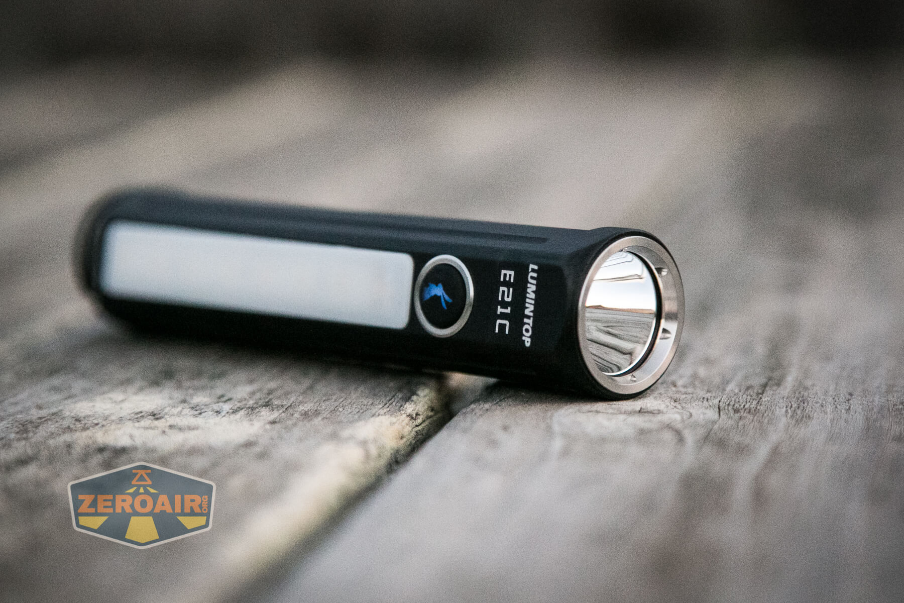 Lumintop E21C Flashlight front emitter