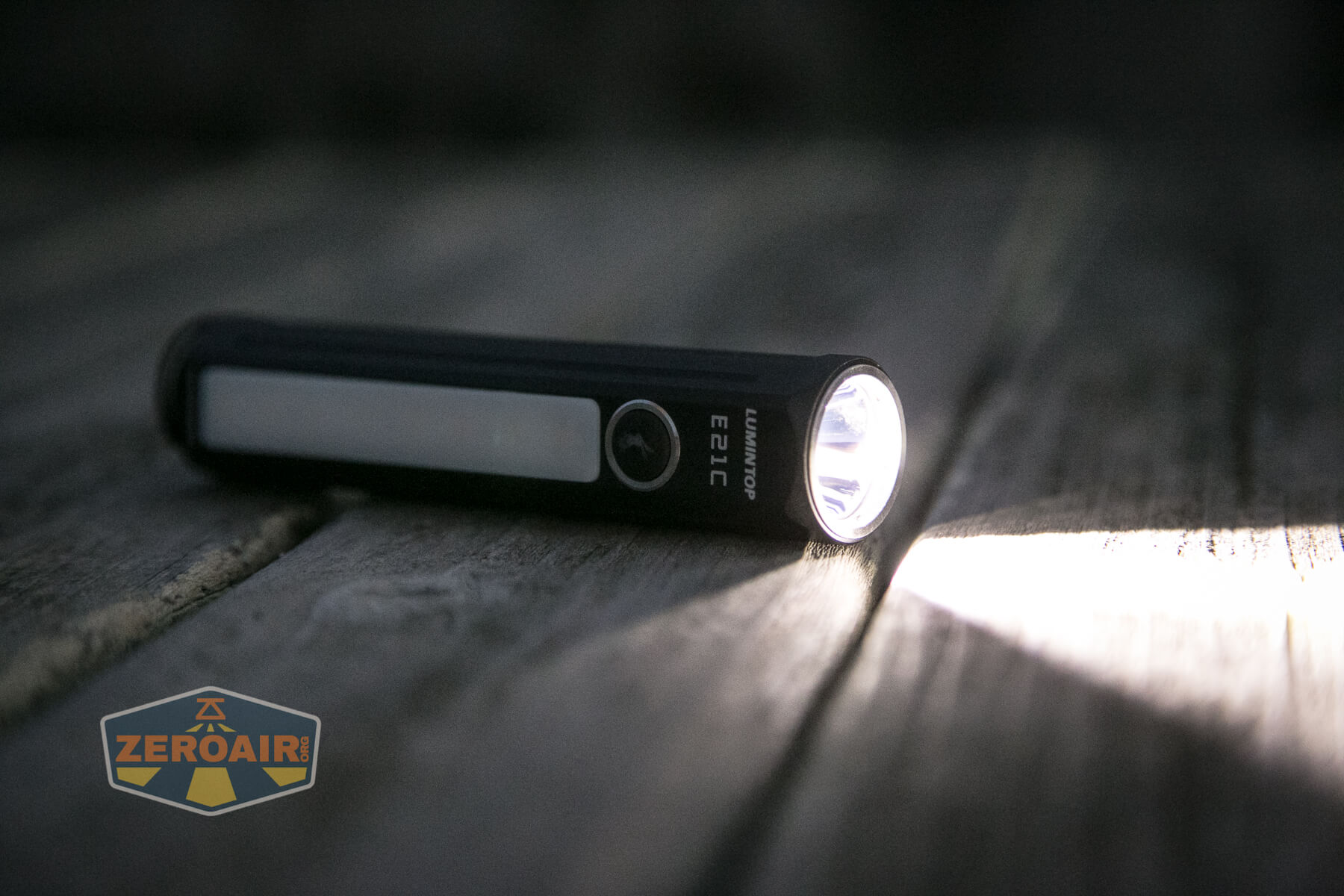 Lumintop E21C Flashlight front emitter