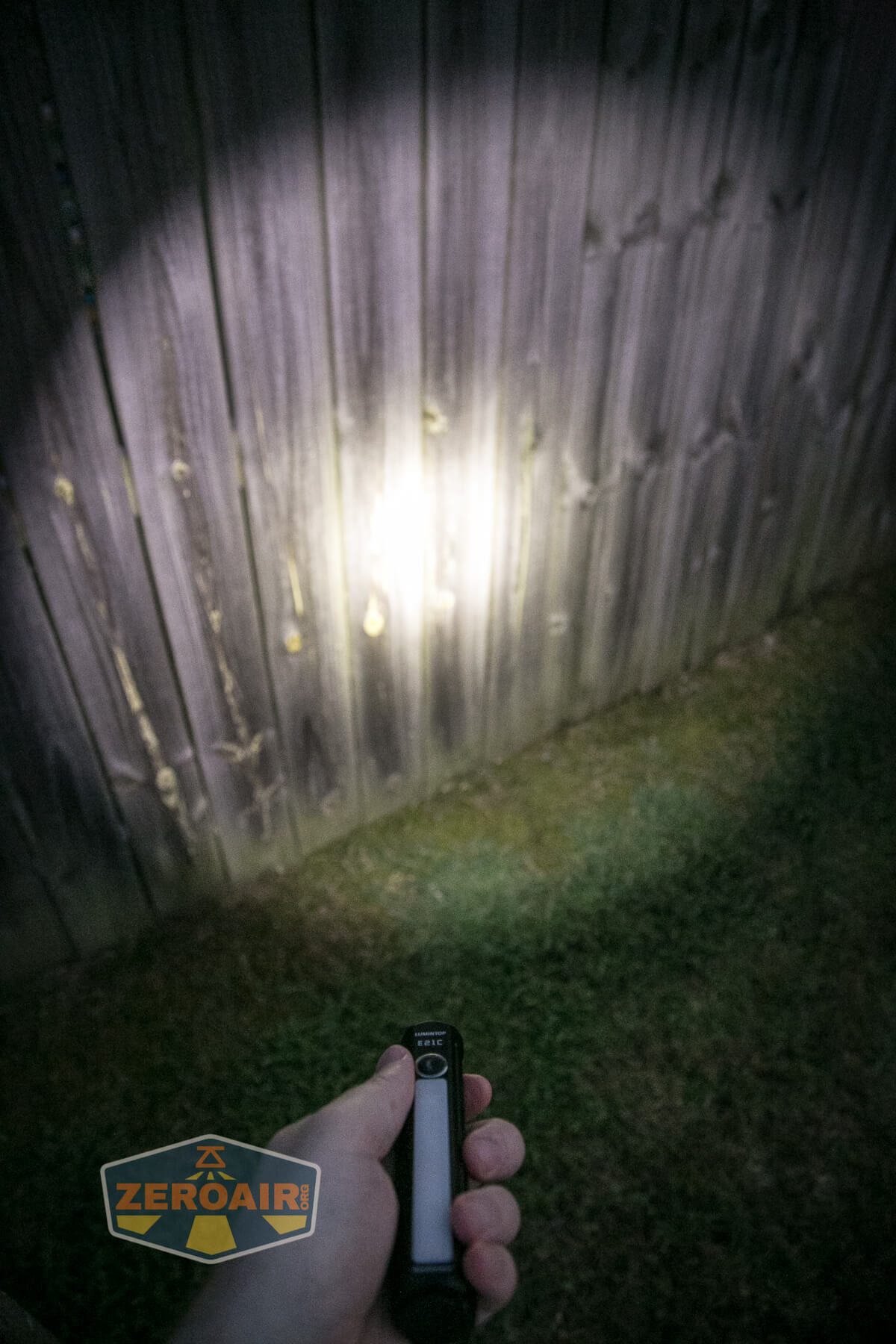 Lumintop E21C Flashlight front emitter