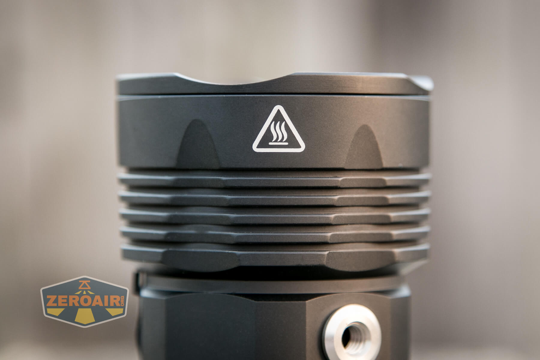Nicron B400 Flashlight cooling fins