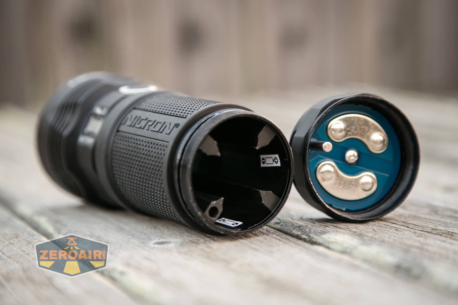 Nicron B400 Flashlight insides