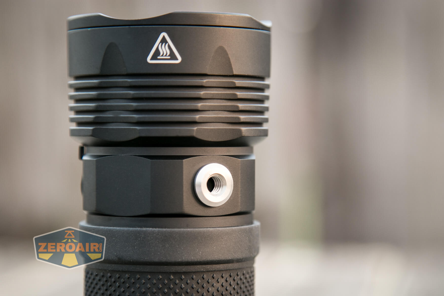 Nicron B400 Flashlight tripod hole