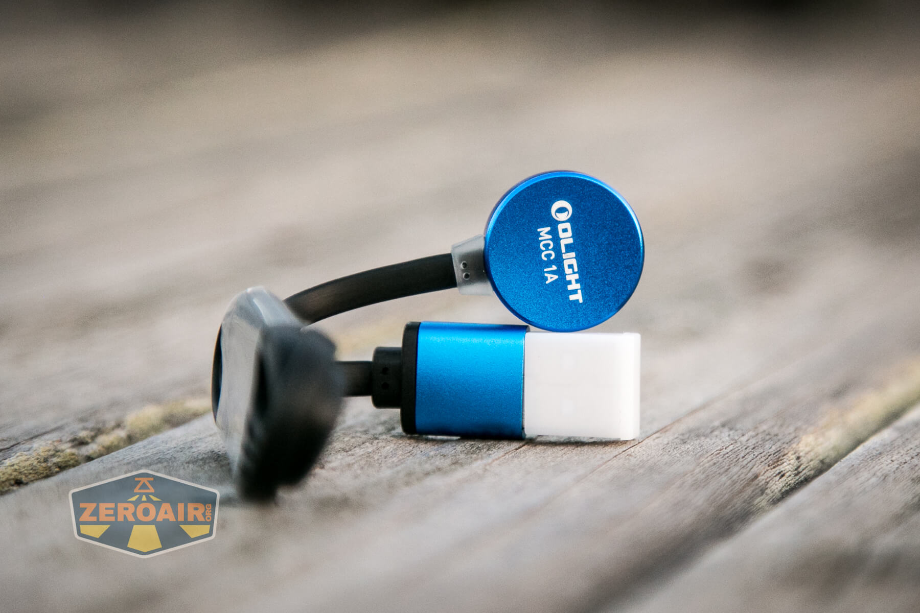 Olight Perun Mini Kit Headlight mcc charger