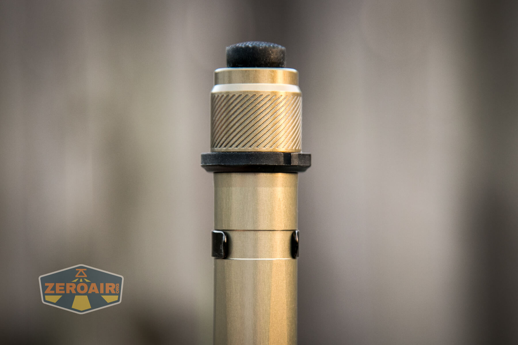 RovyVon Hybrid H3 Pro Flashlight pocket clip hug