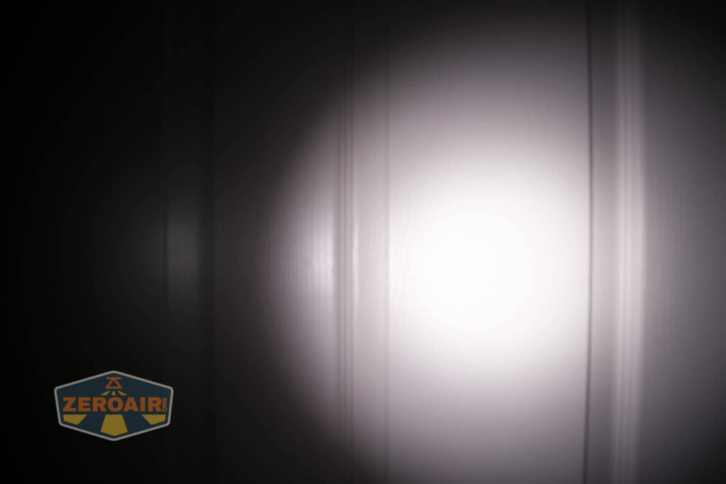 beamshots on door, compared to nichia 219b