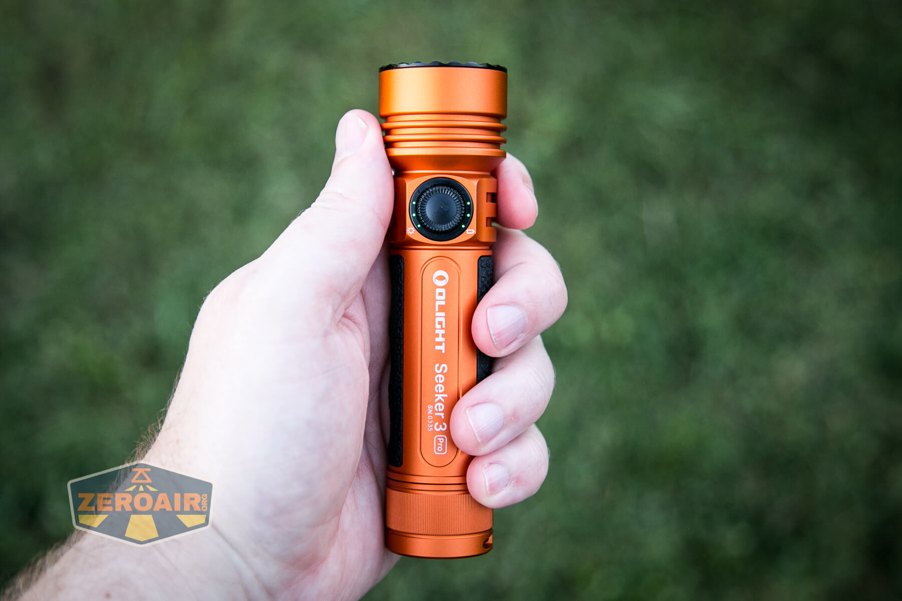 Olight Seeker 3 Pro on in hand