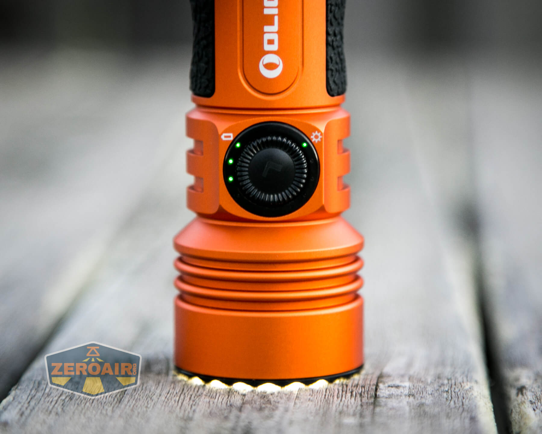 Olight Seeker 3 Pro headstanding