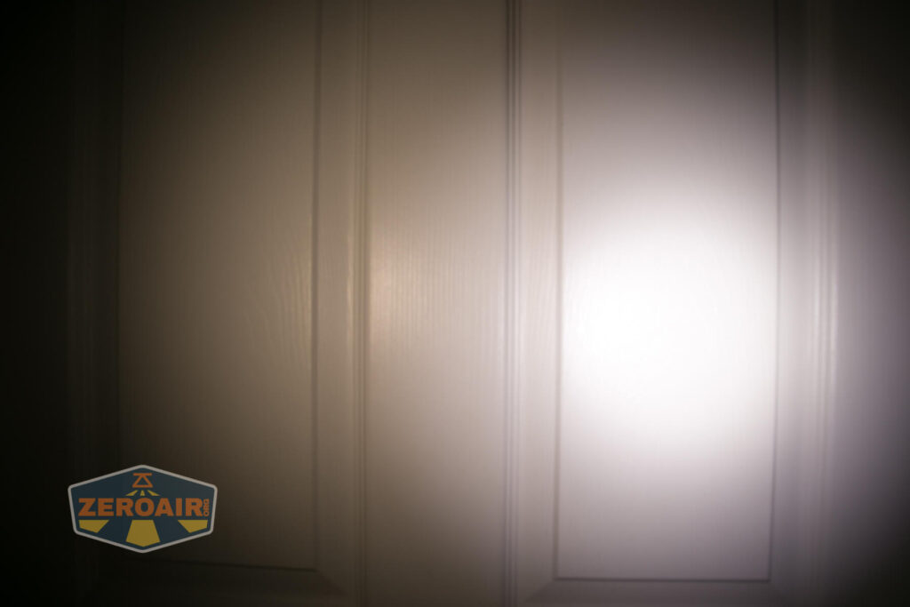 Cyans7ky HS6R headlamp beamshots door compared to nichia 219b