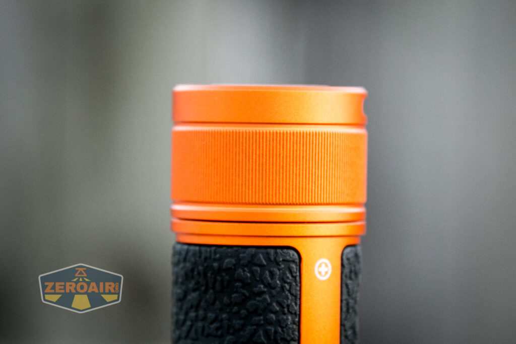Olight Seeker 3 Pro knurling
